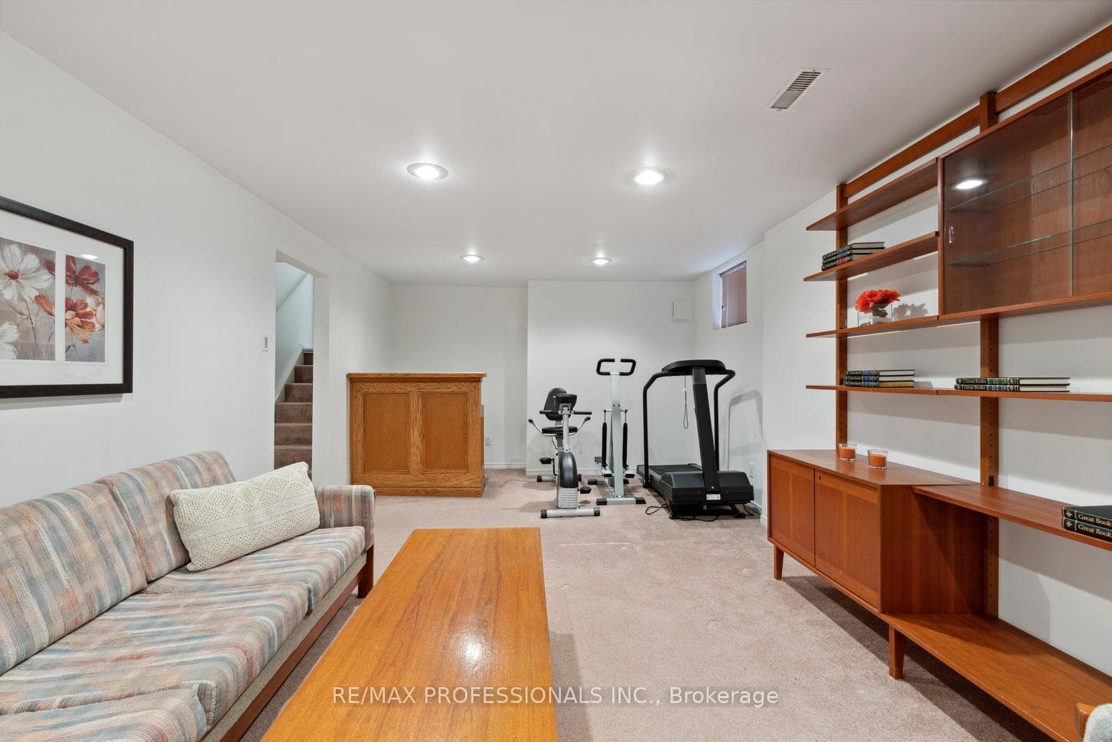 85 Thicket Road photo 29
