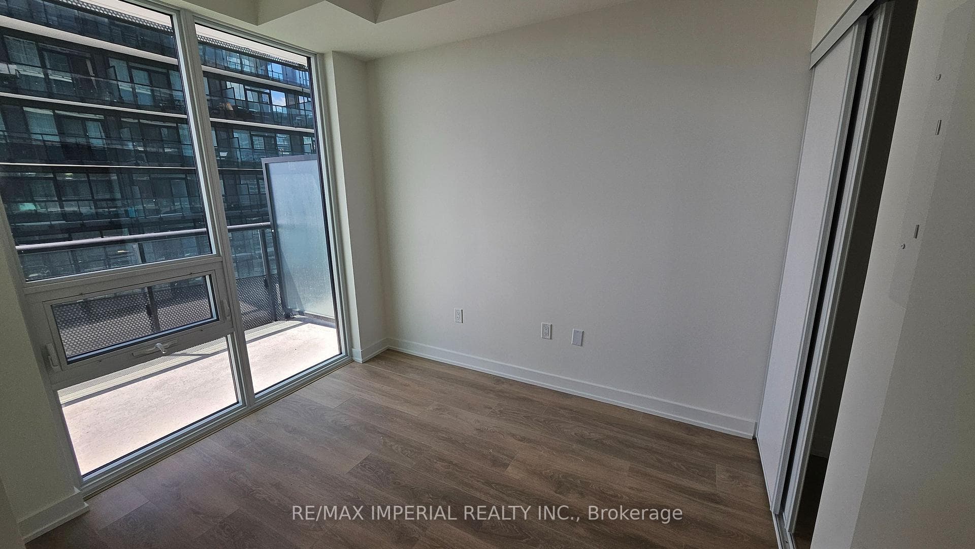 117 Broadway Avenue Unit 3311 N photo 6