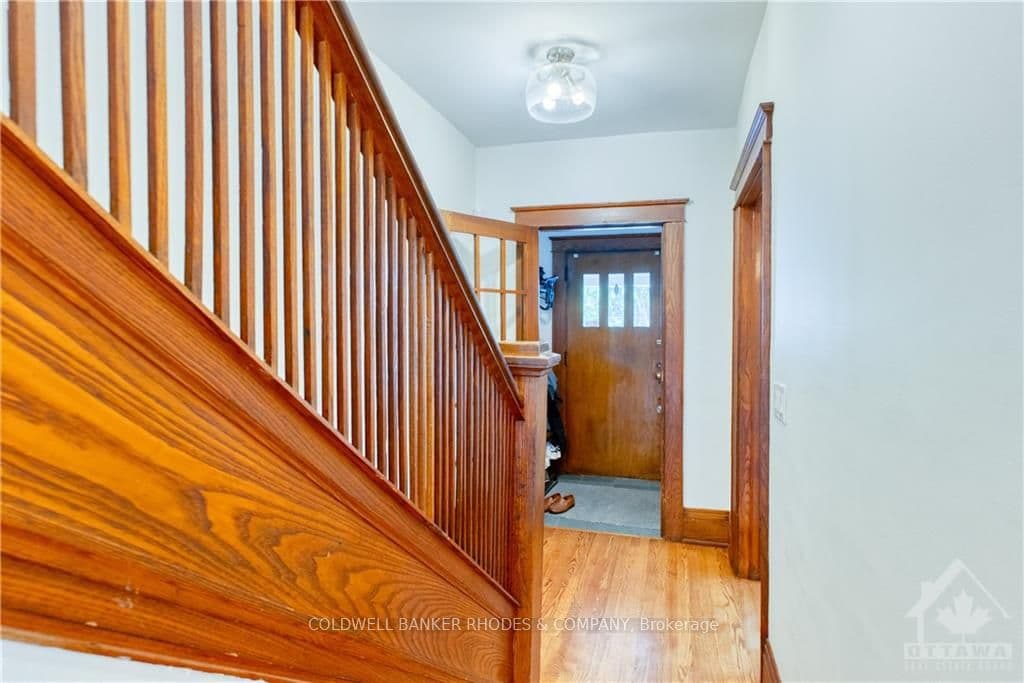 142 KEEFER Street photo 3