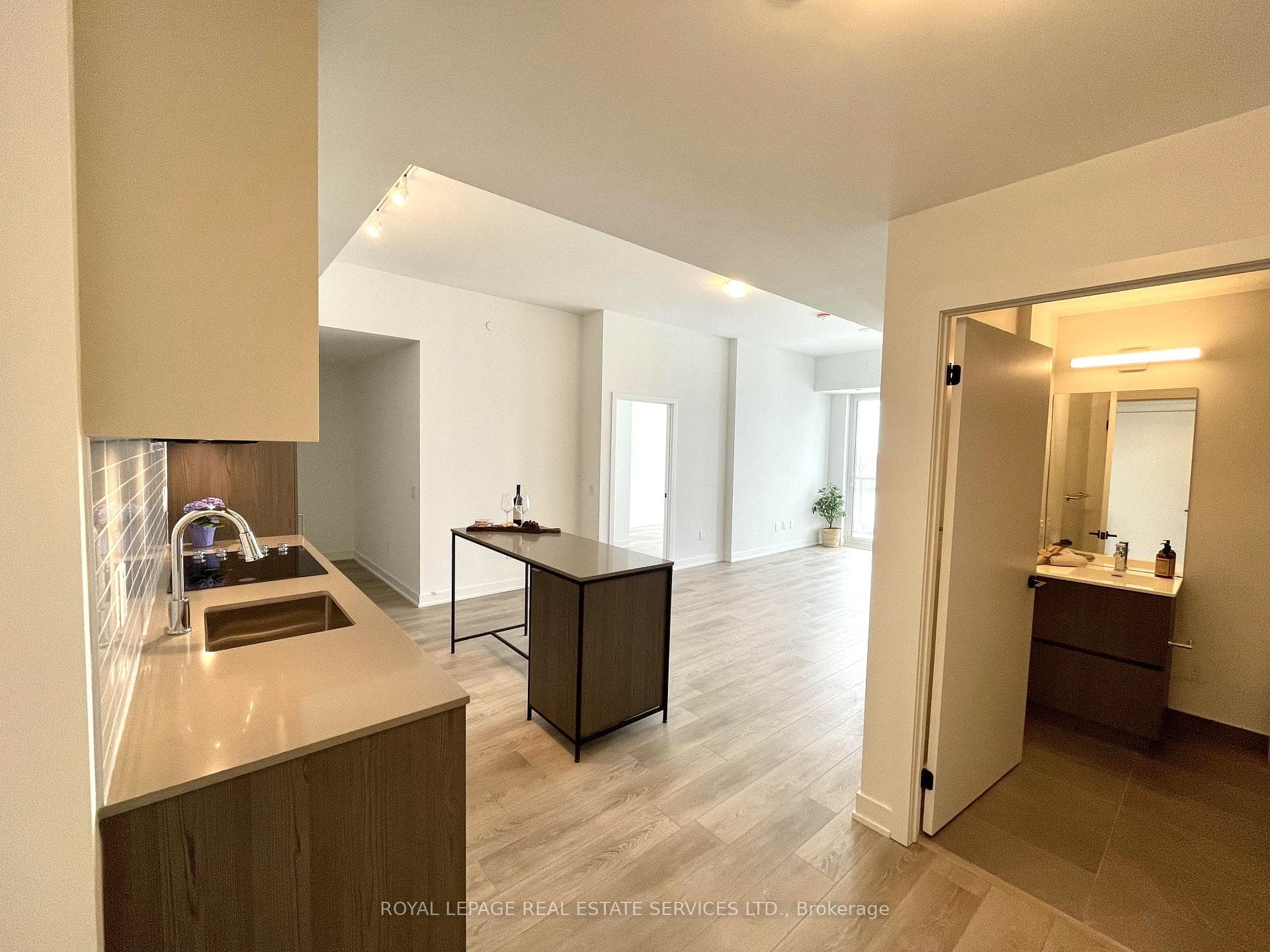 220 Missinnihe Way Unit 407 photo 4