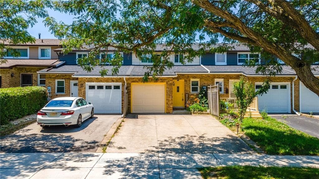 22 Silvervine Drive photo 2