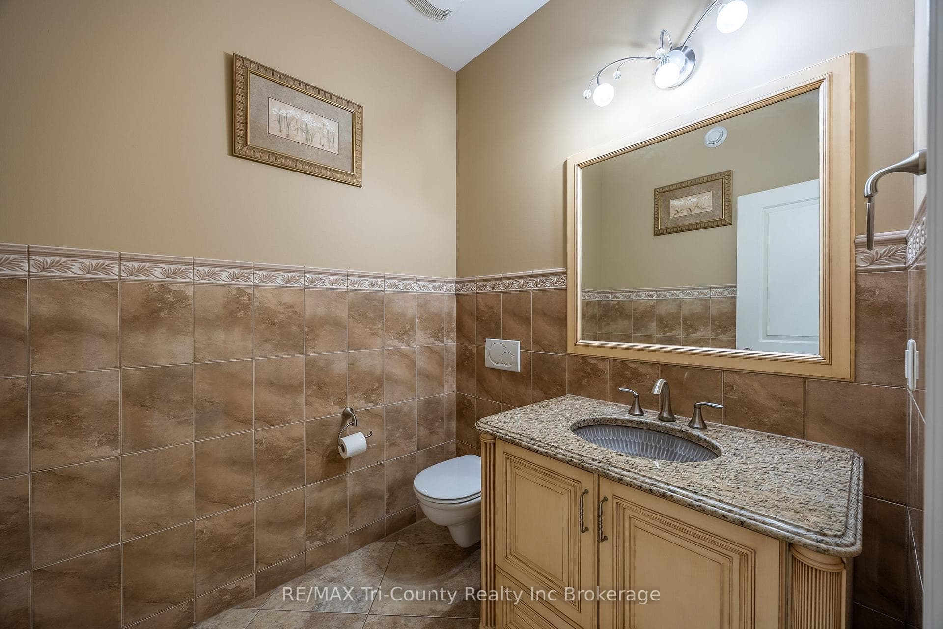 main 2 pc Bathroom