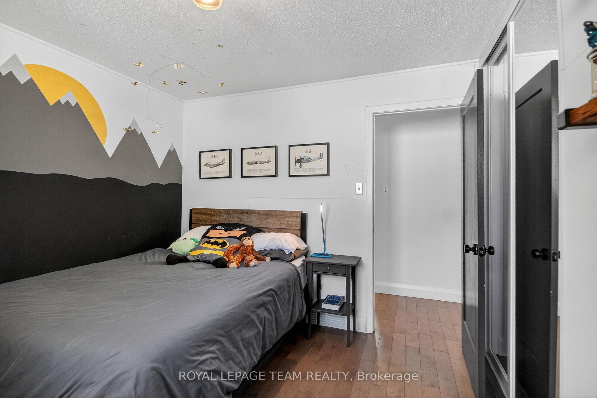 15 Markham Avenue photo 35