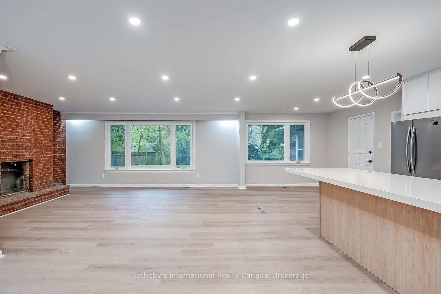272 Pinehurst Drive photo 5