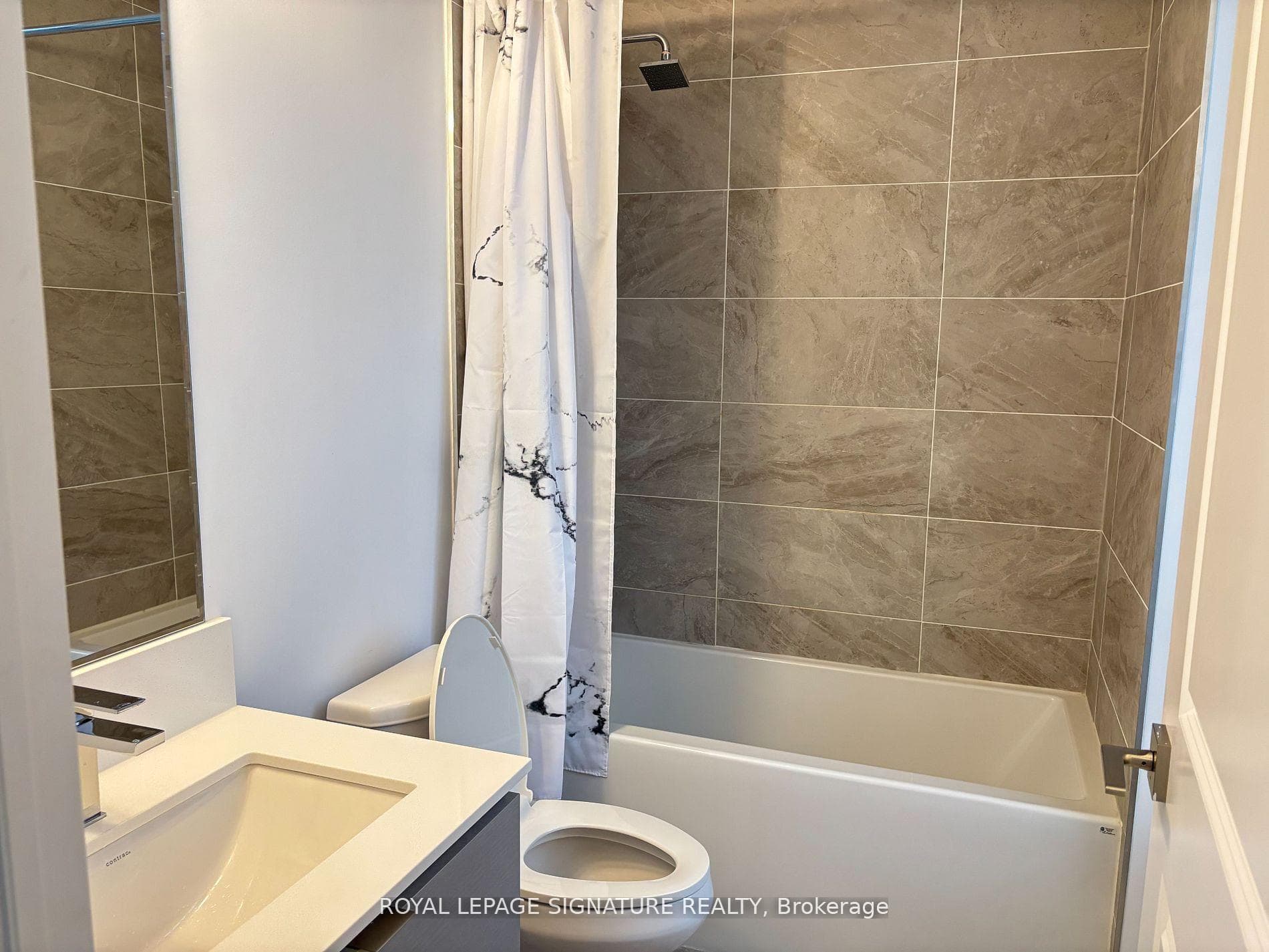 36 Elm Drive Unit 2202 photo 12