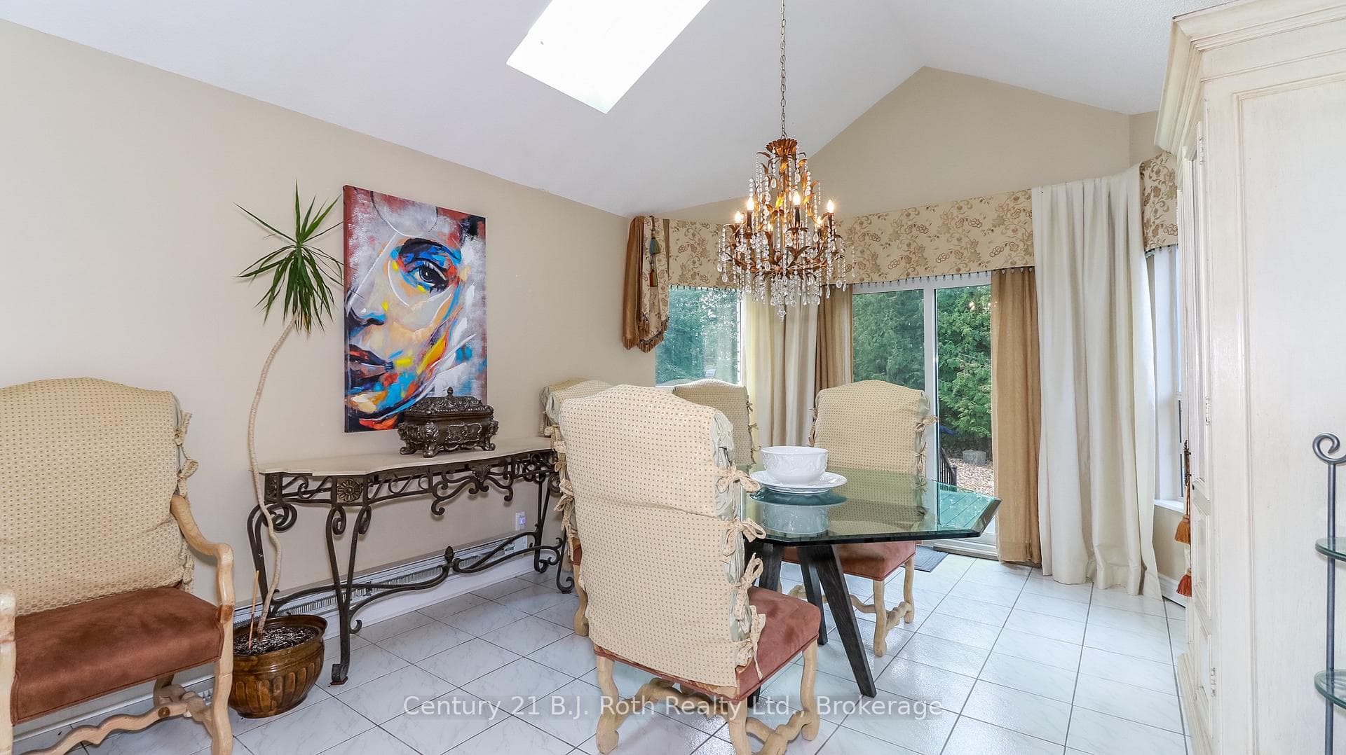 20 Grant Avenue photo 6