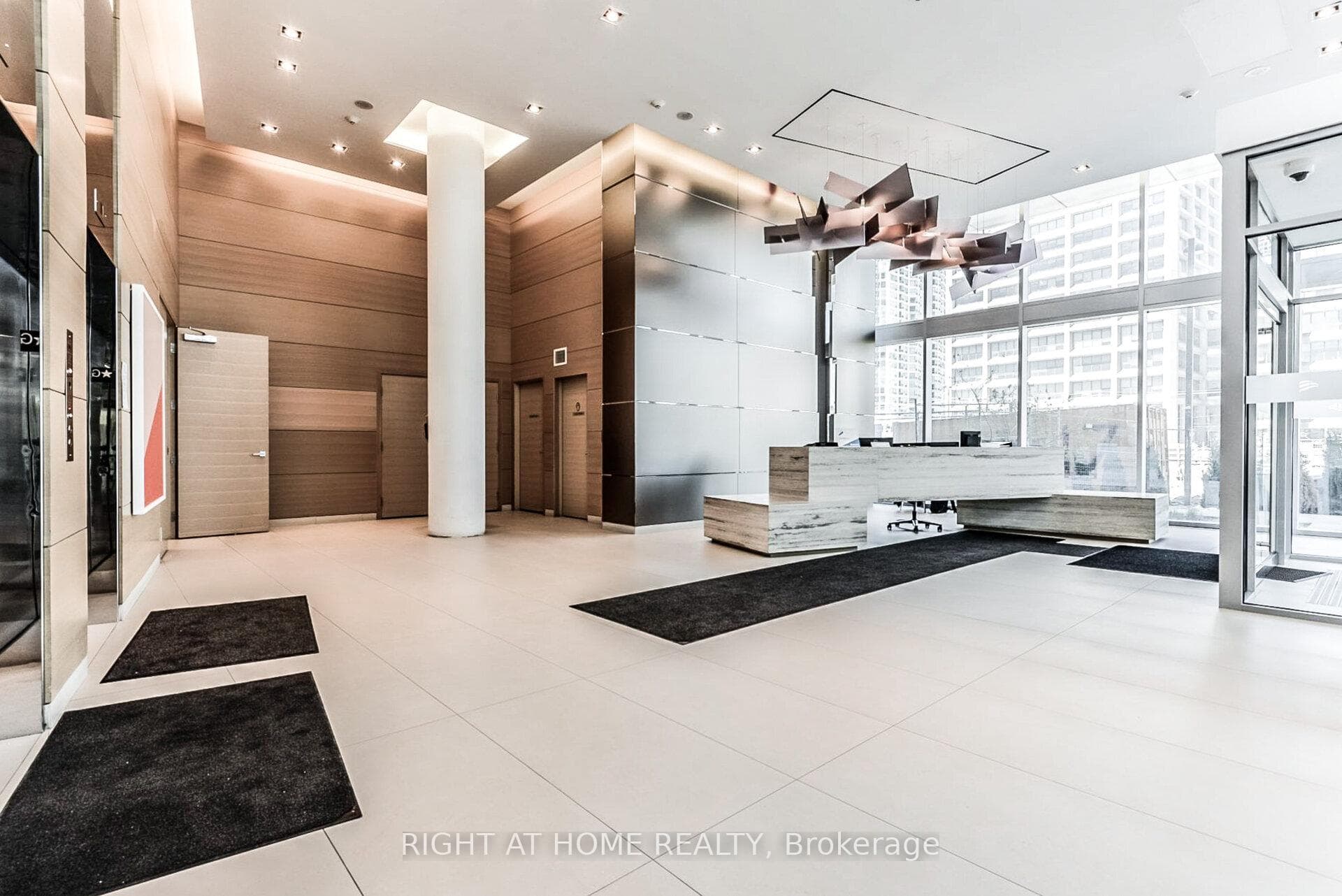 29 Queens Quay Unit 1109 photo 20
