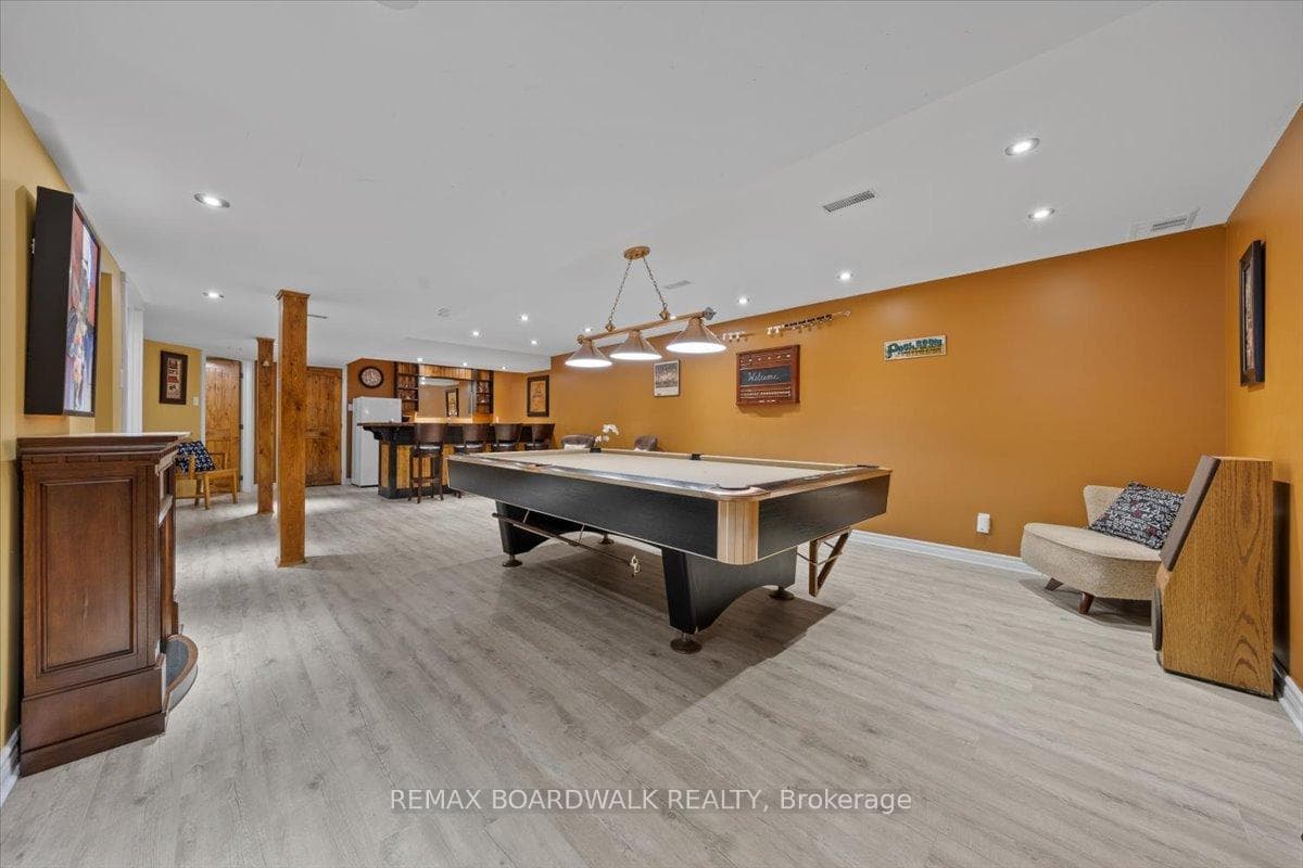 178 Baillie Avenue photo 33
