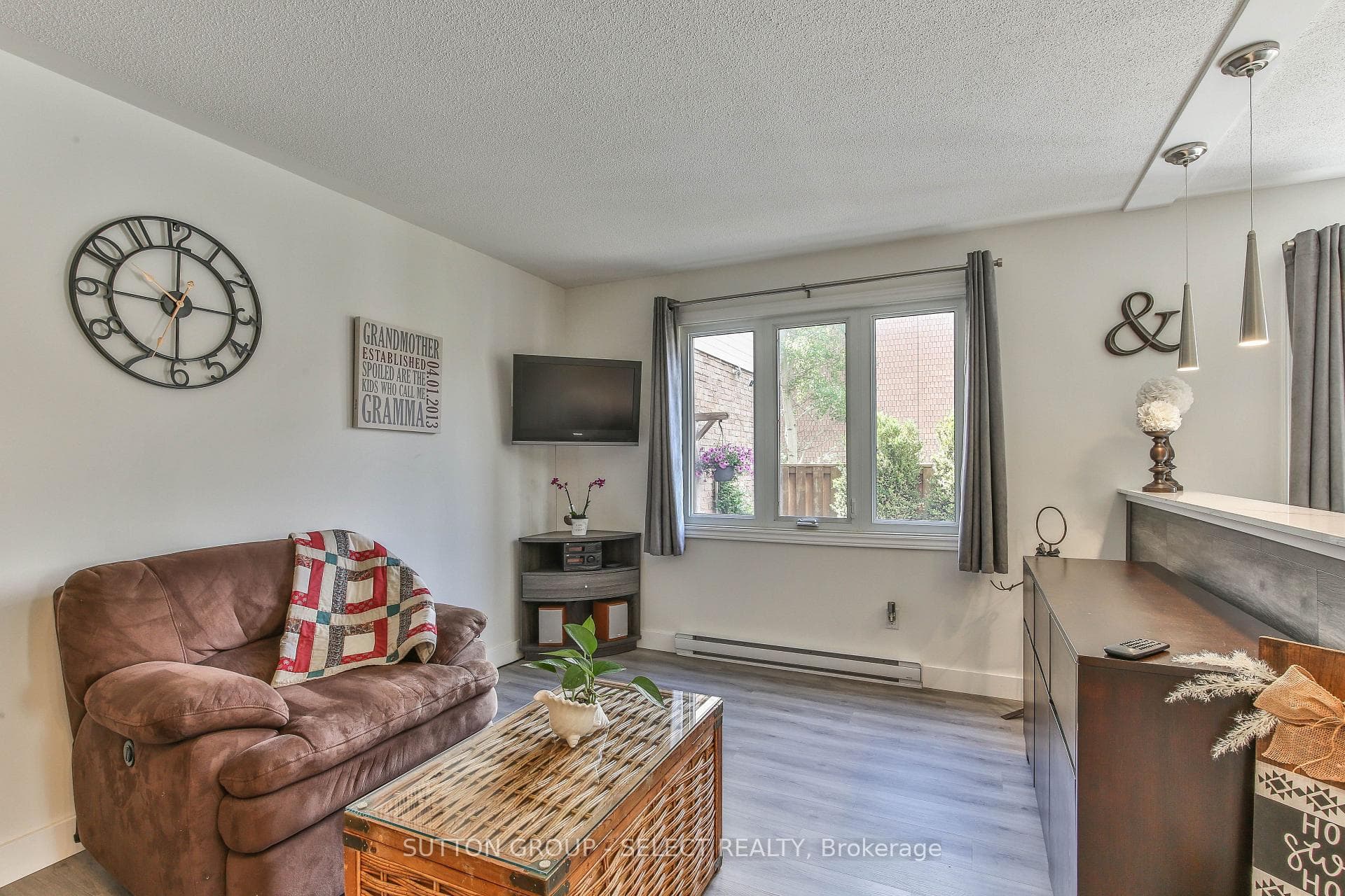 230 Clarke Road Unit 226 photo 14