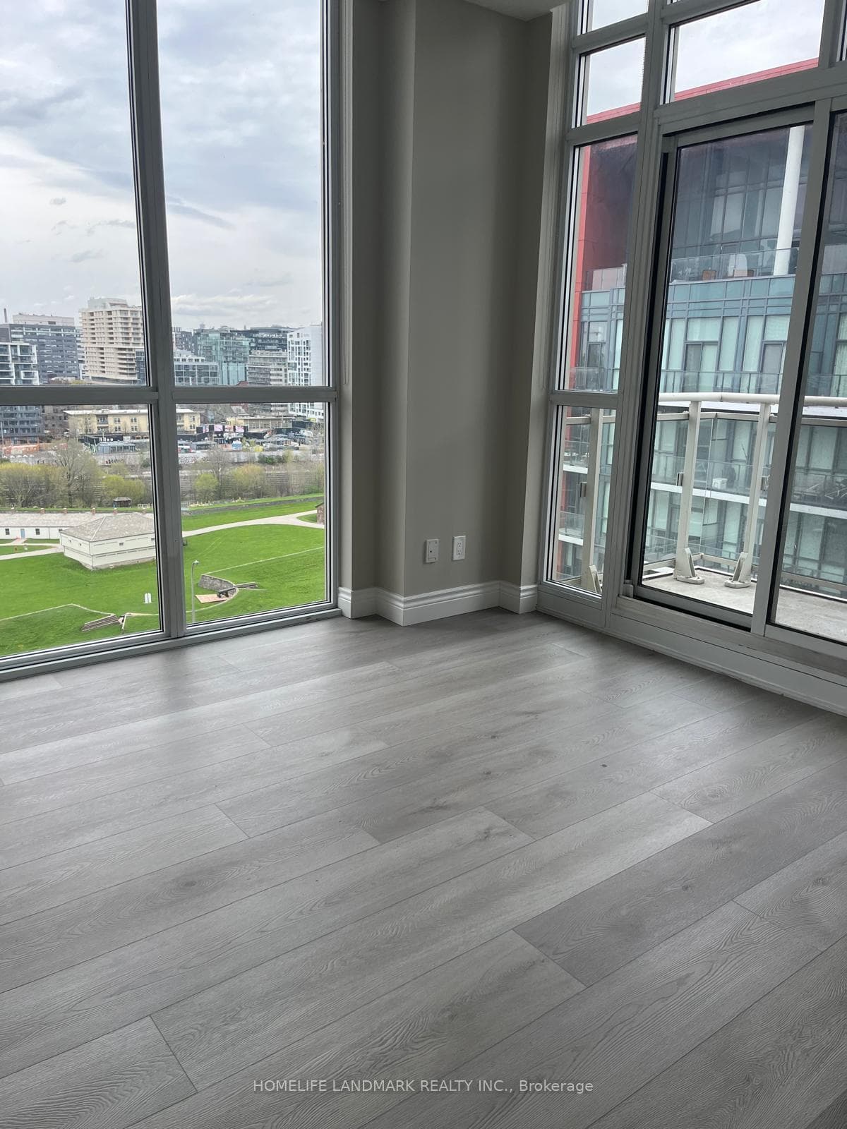 38 Grand Magazine Street Unit PH28 photo 3