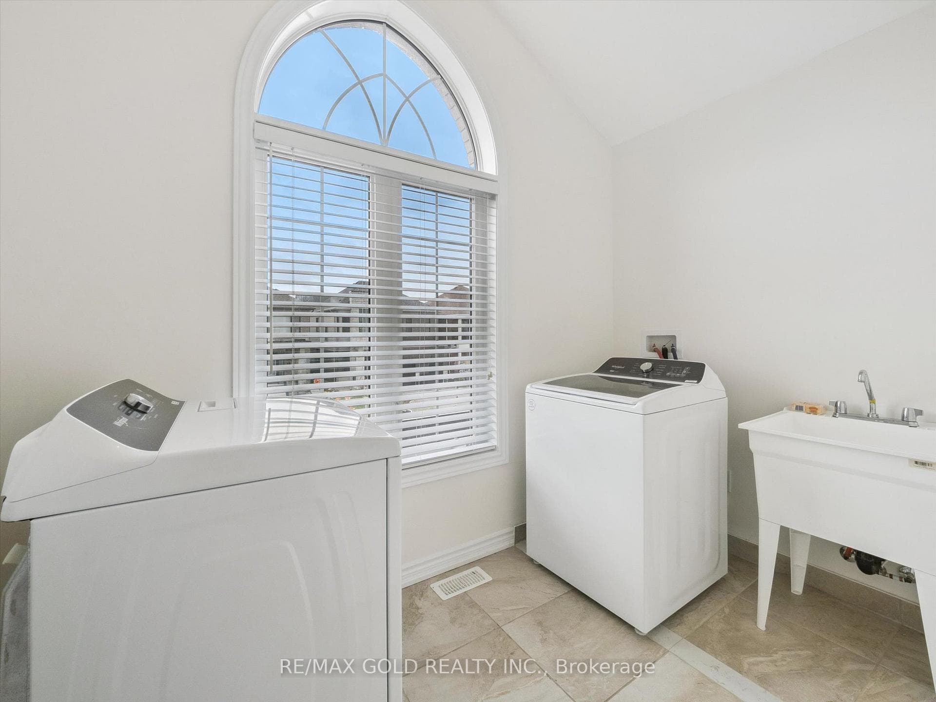 6 Bannister Road Unit Upper photo 34