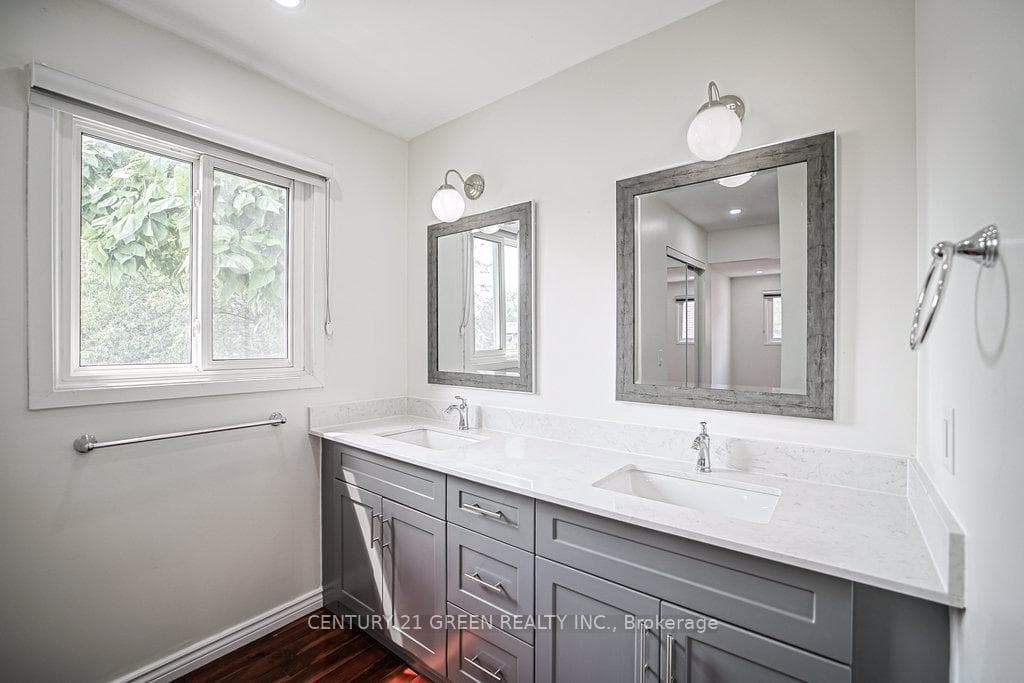 236 Ingleton Boulevard photo 25