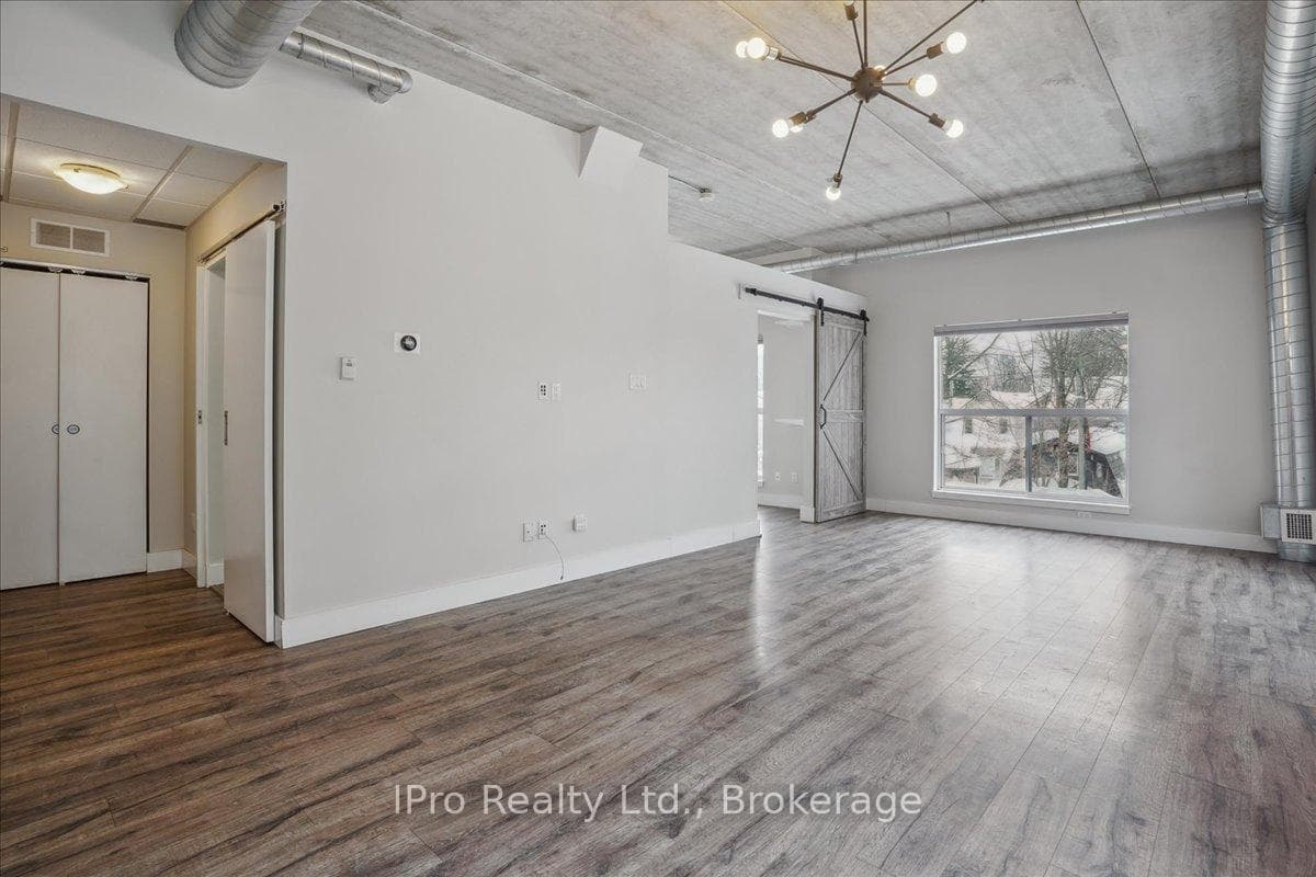15 Devitt Avenue Unit 104 photo 8