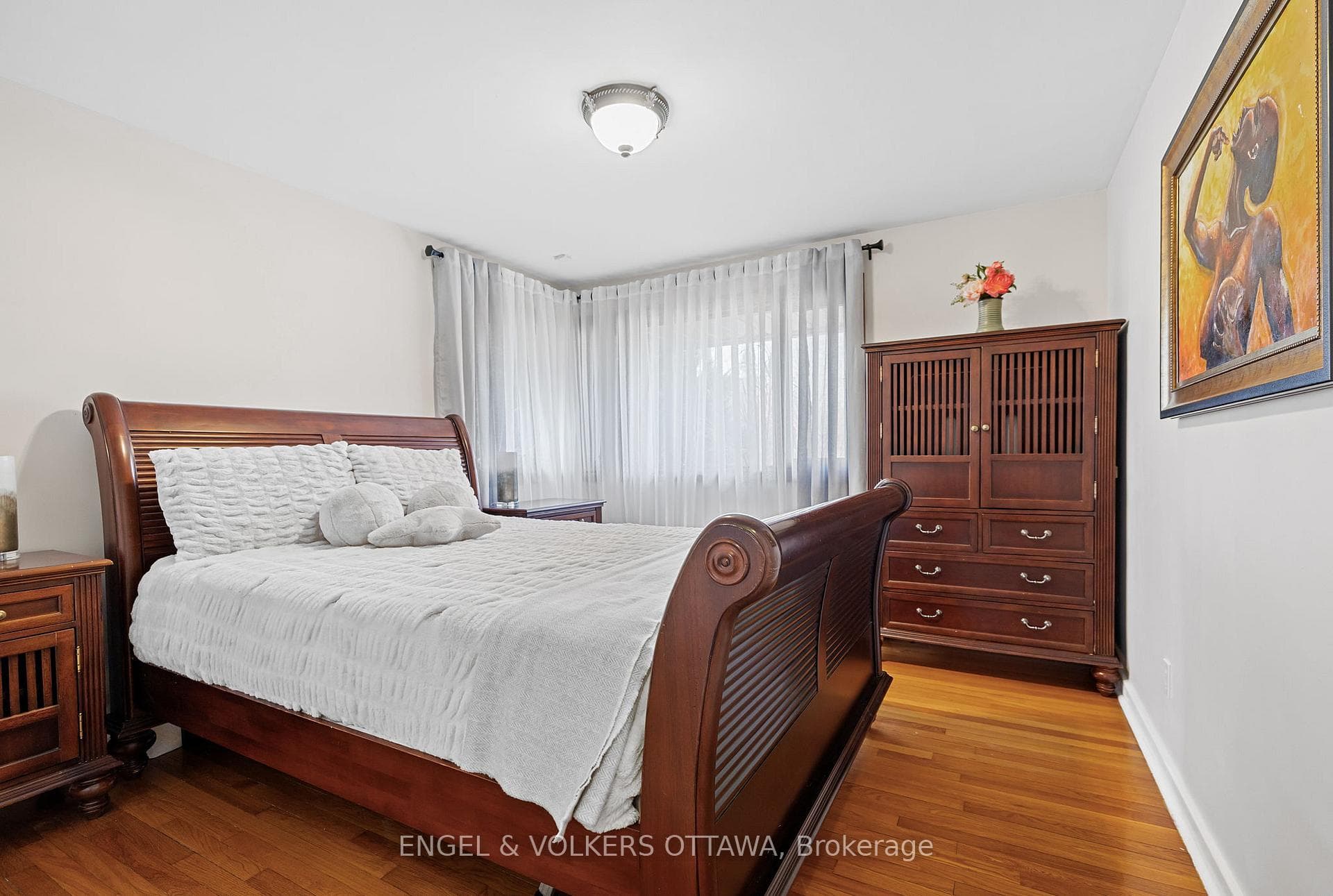 2055 Thorne Avenue photo 17