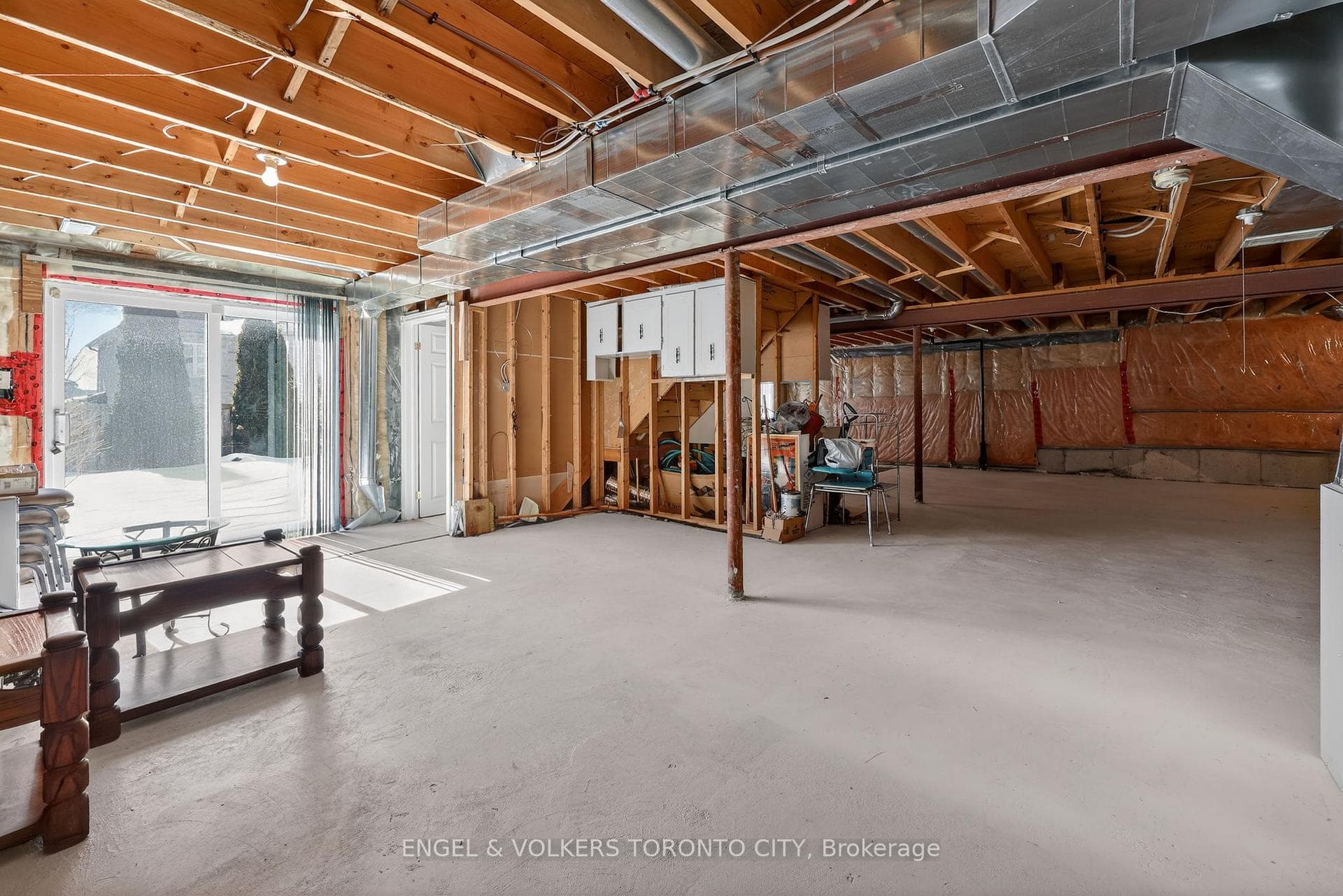 130 Metcalfe Drive photo 31