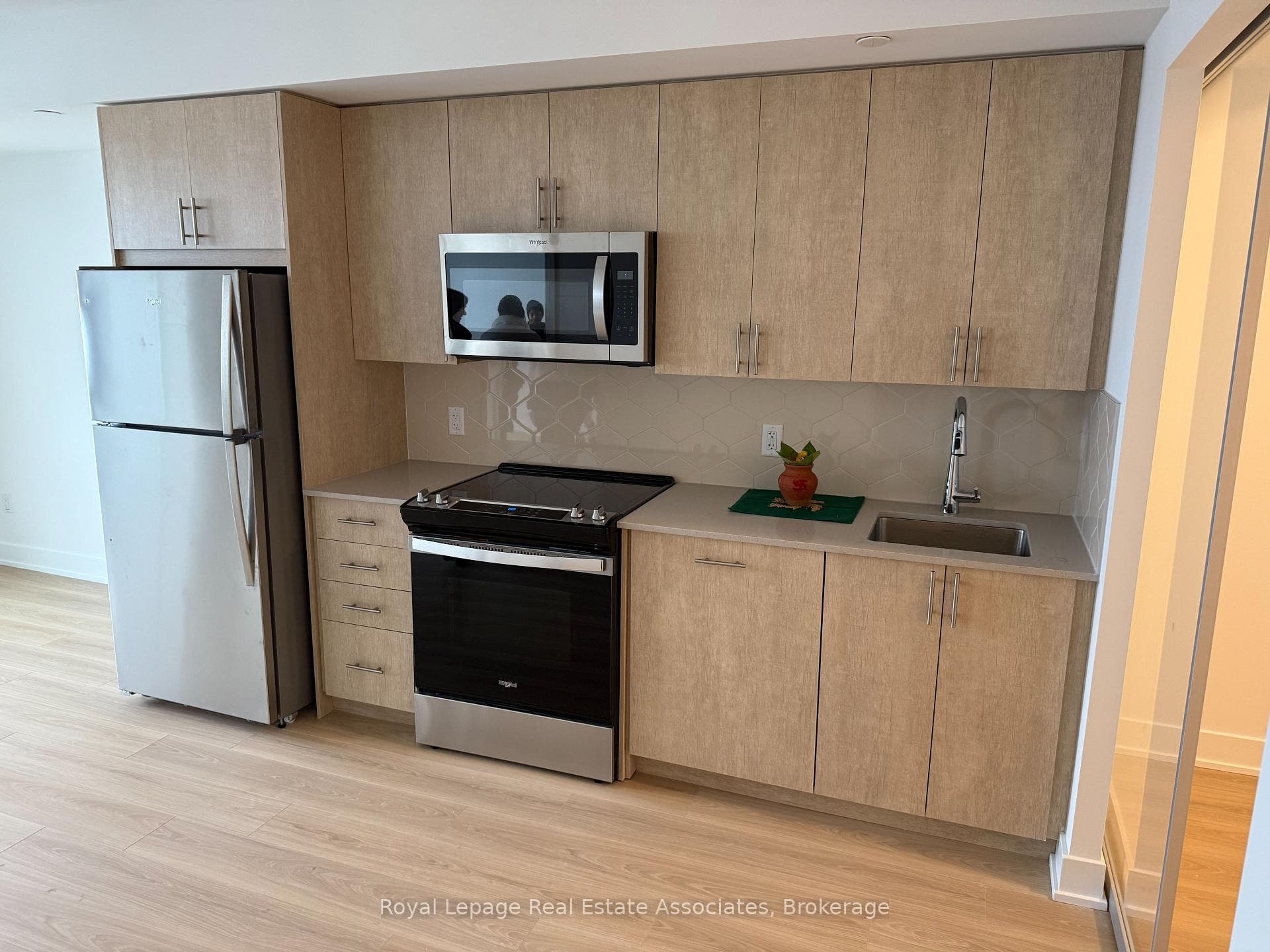 2545 Simcoe Street Unit 2005 photo 3