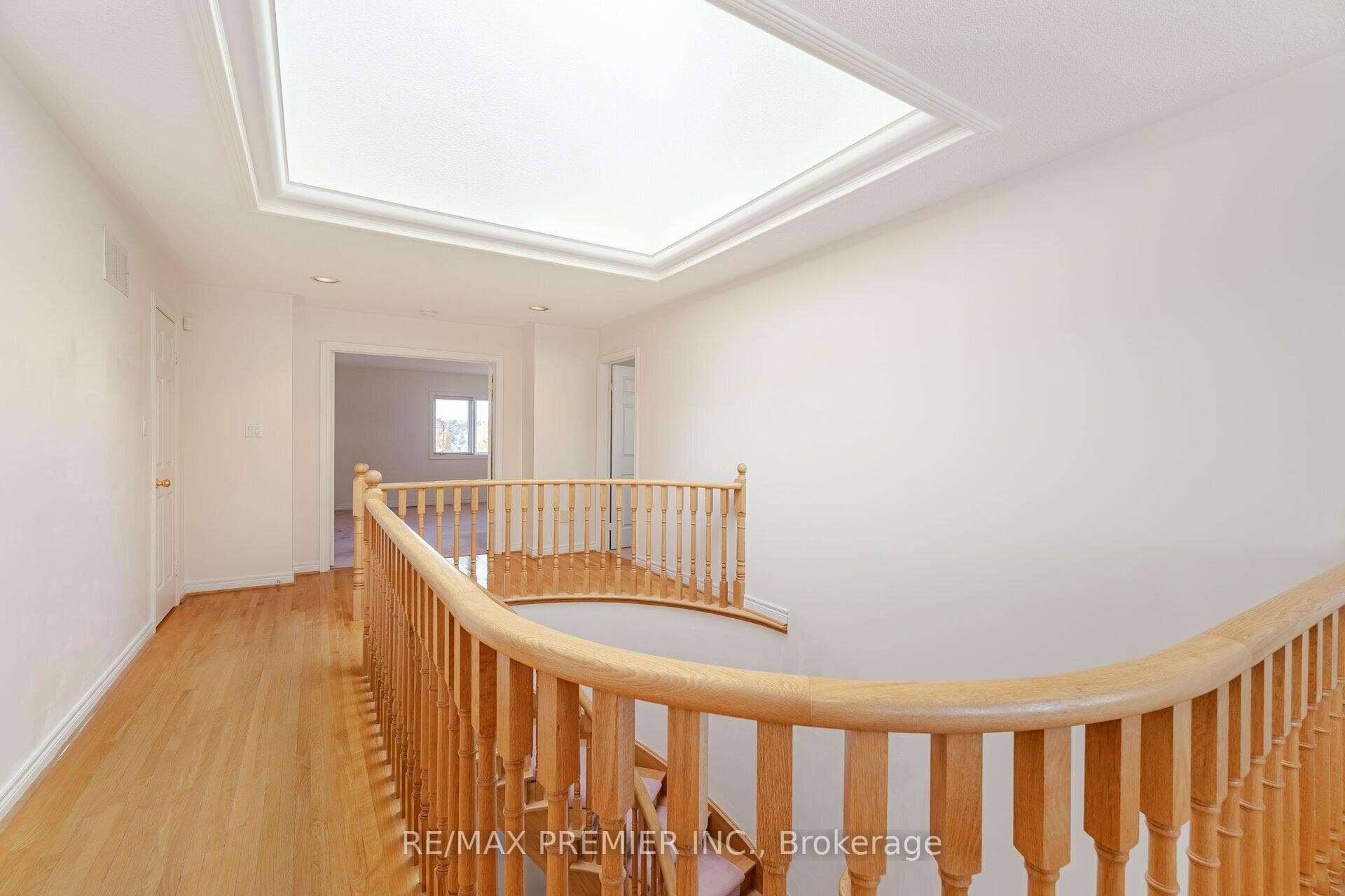 350 Calvert Road photo 21