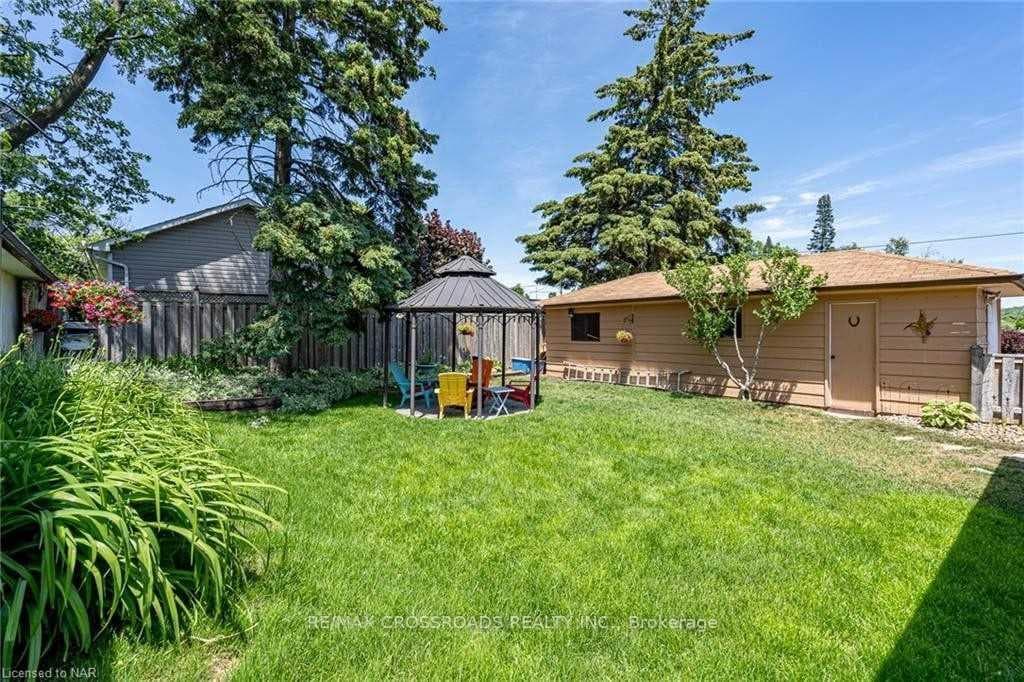 778 Tennyson Avenue photo 35