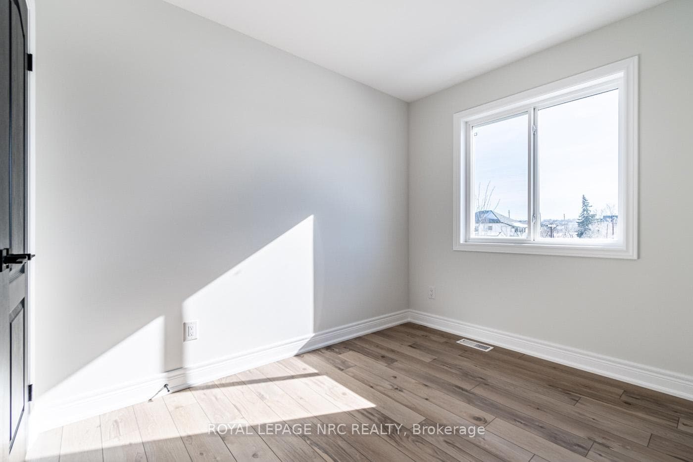 121A MOFFATT Street Unit 25 photo 27