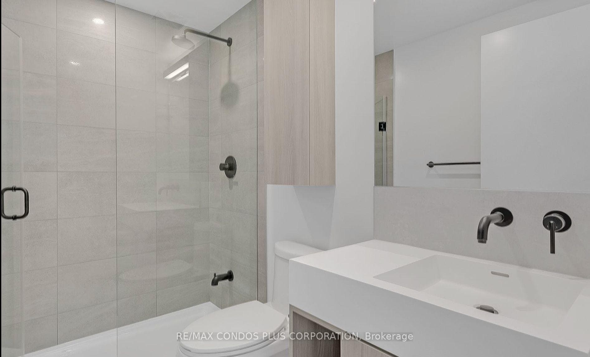 108 Peter Street Unit 1305 photo 8