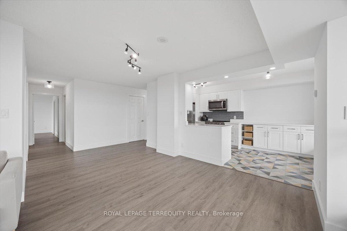 335 Rathburn Road Unit 2212 photo 25