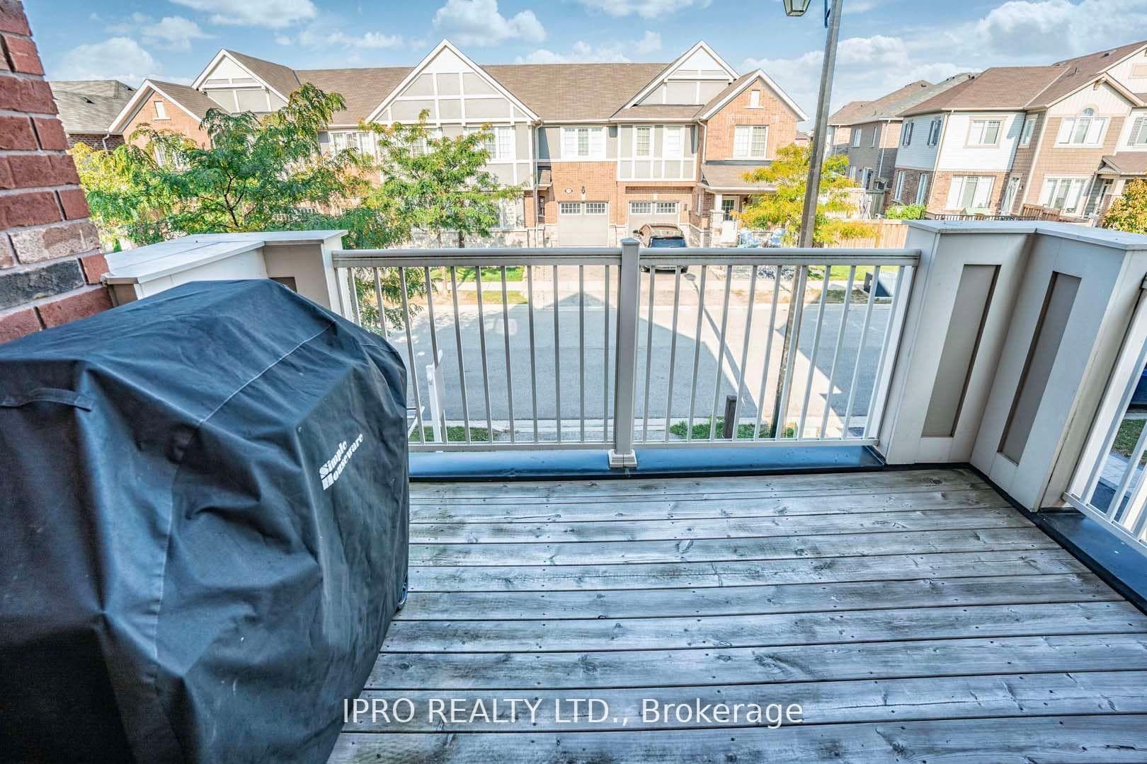 1541 Gainer Crescent photo 24