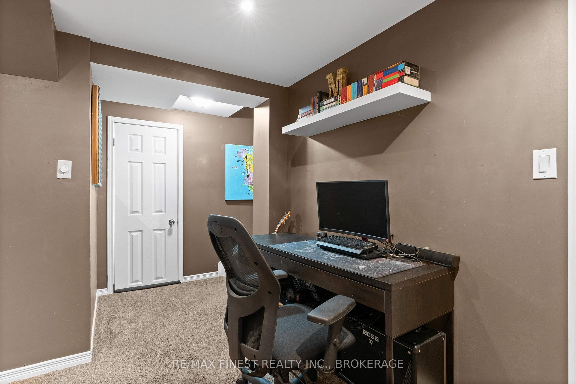298 Vanguard Court photo 34
