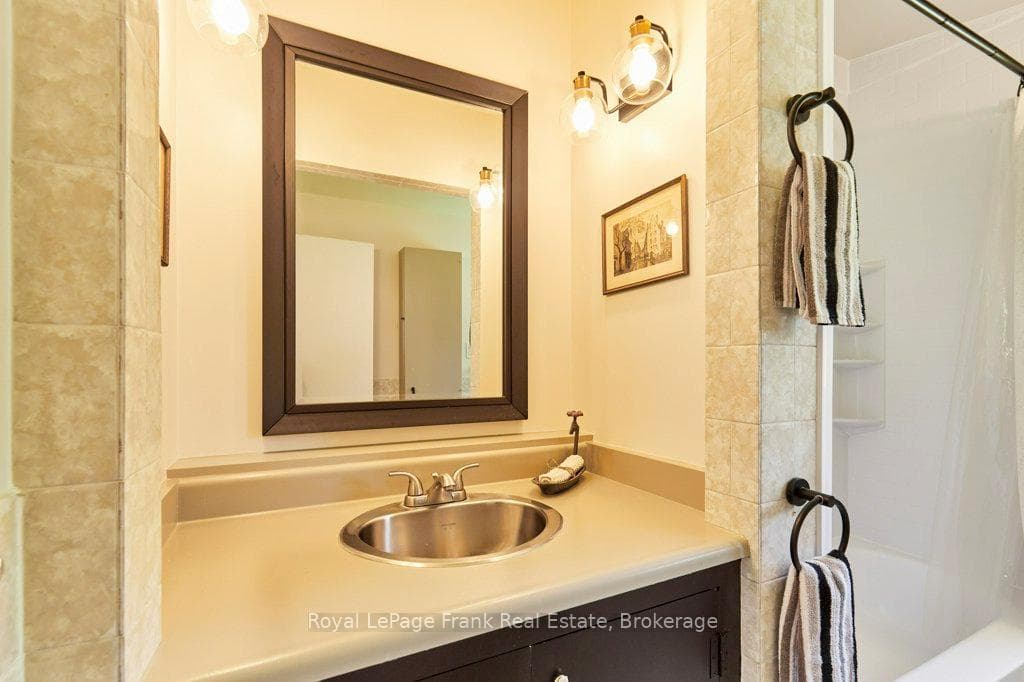 156 Acton Road photo 29
