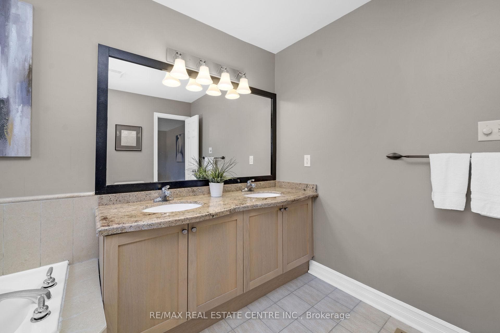 5 Pc Ensuite