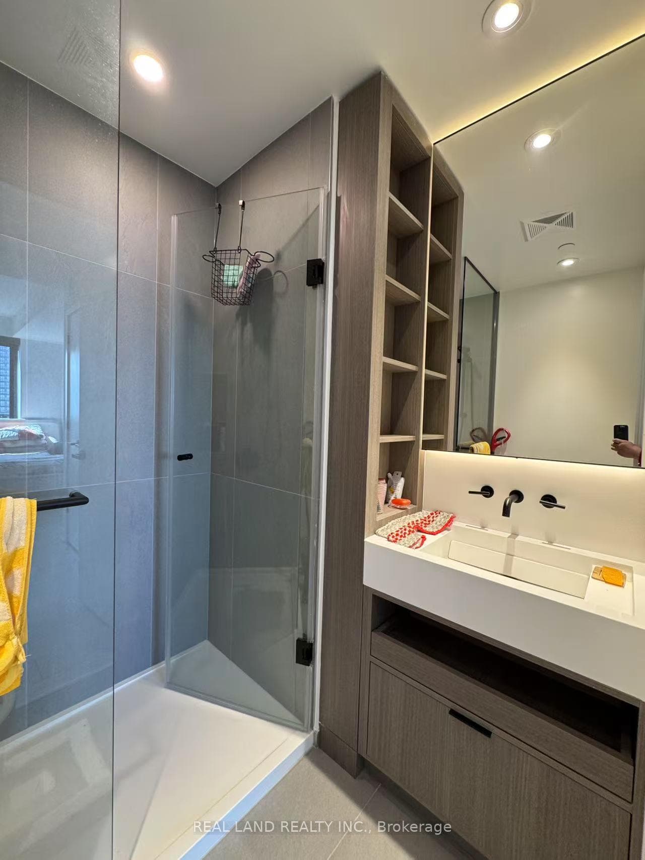 55 CHARLES Street Unit 3403 photo 10