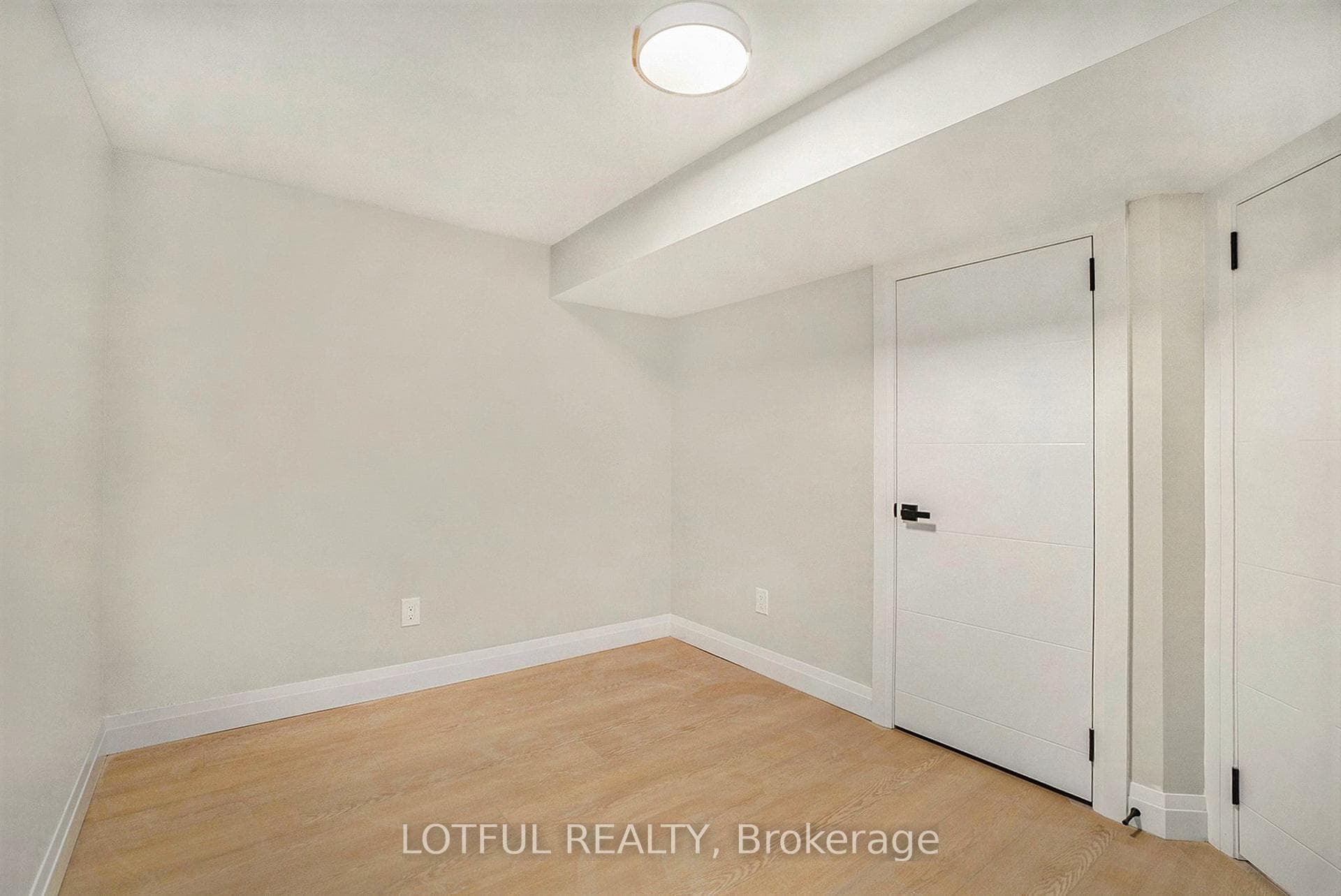 75 Dalehurst Drive Unit B photo 14