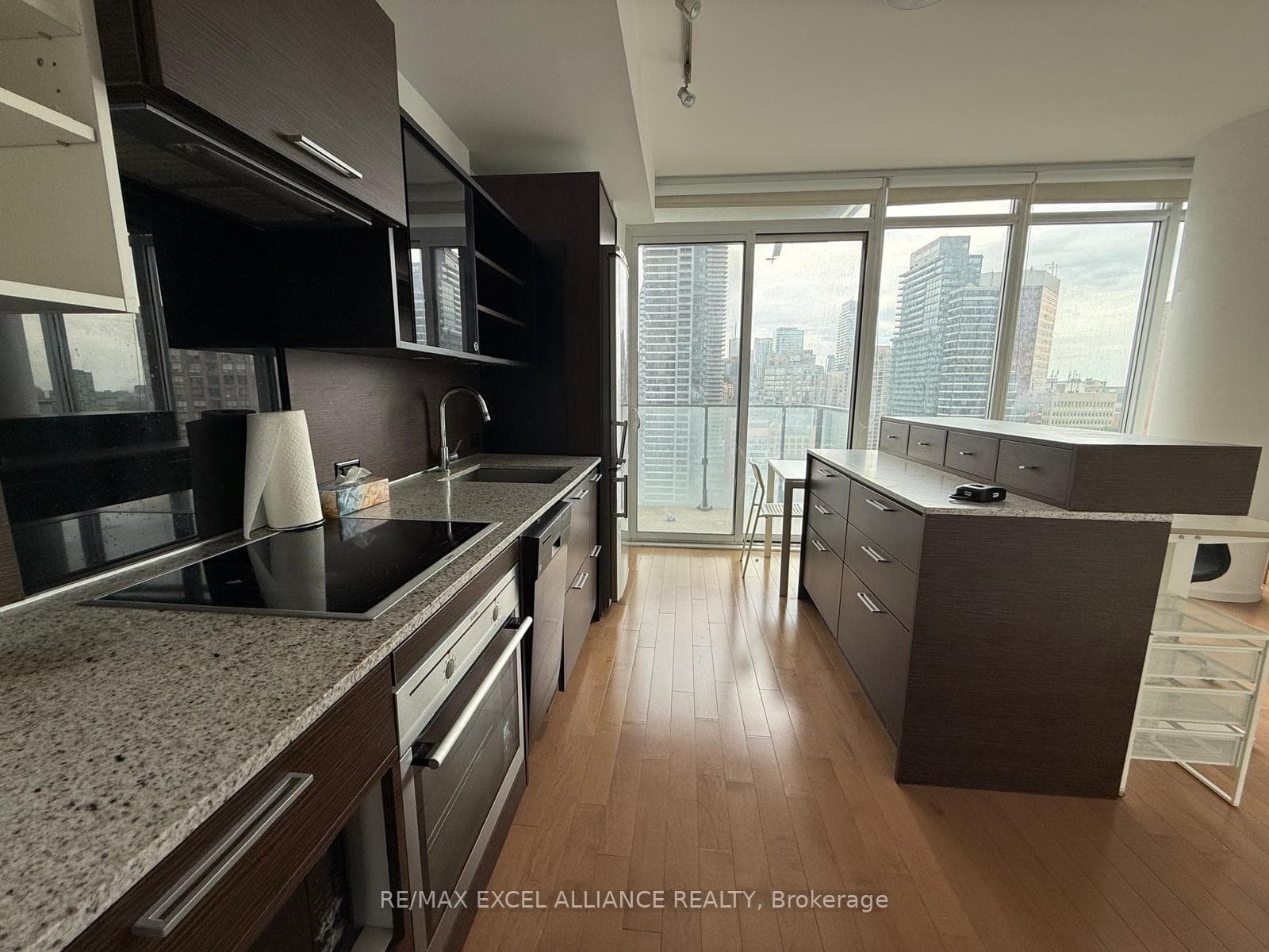 75 St Nicholas Street Unit 2103 photo 10