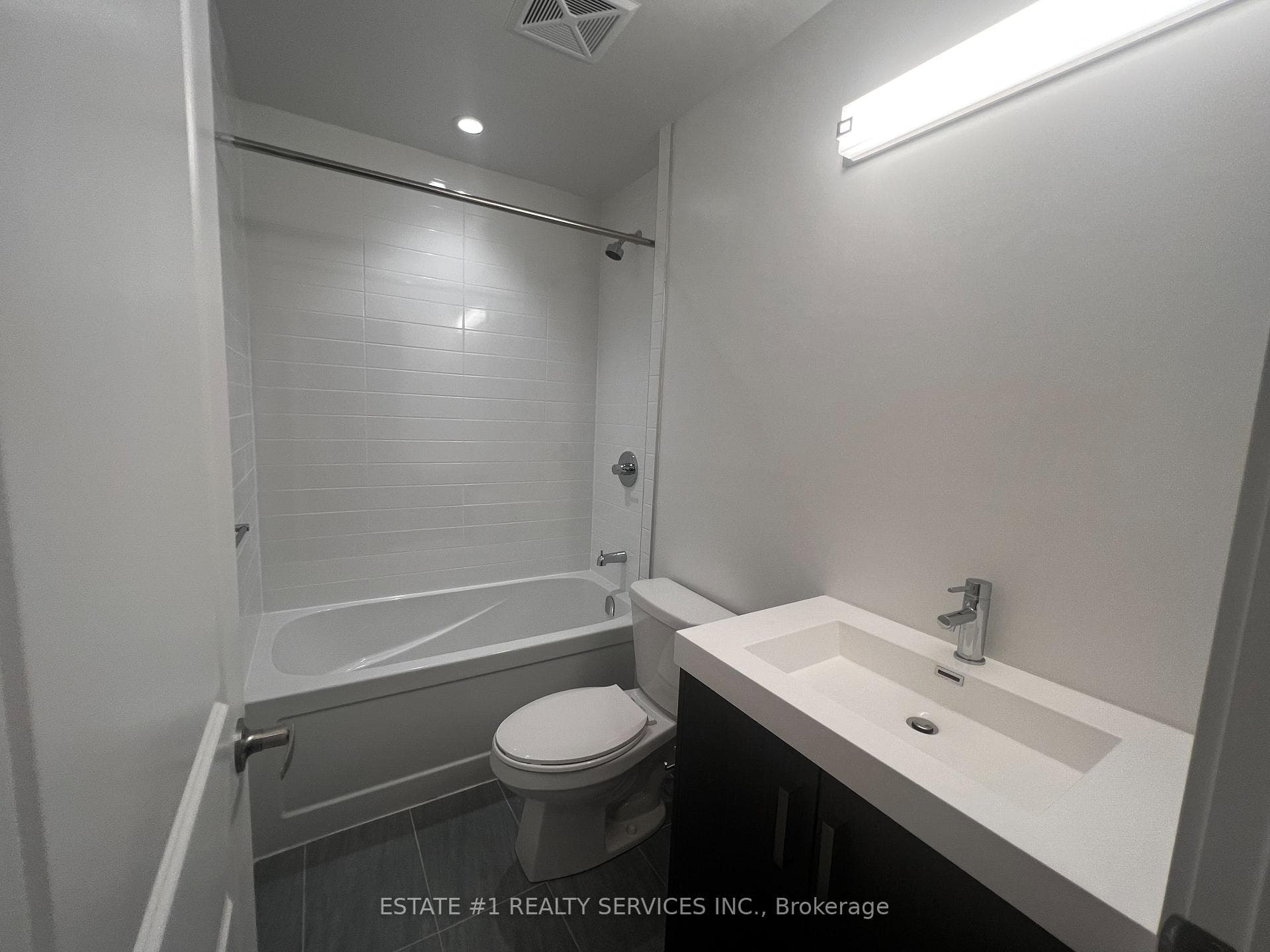 1010 Dundas Street Unit 503 photo 3