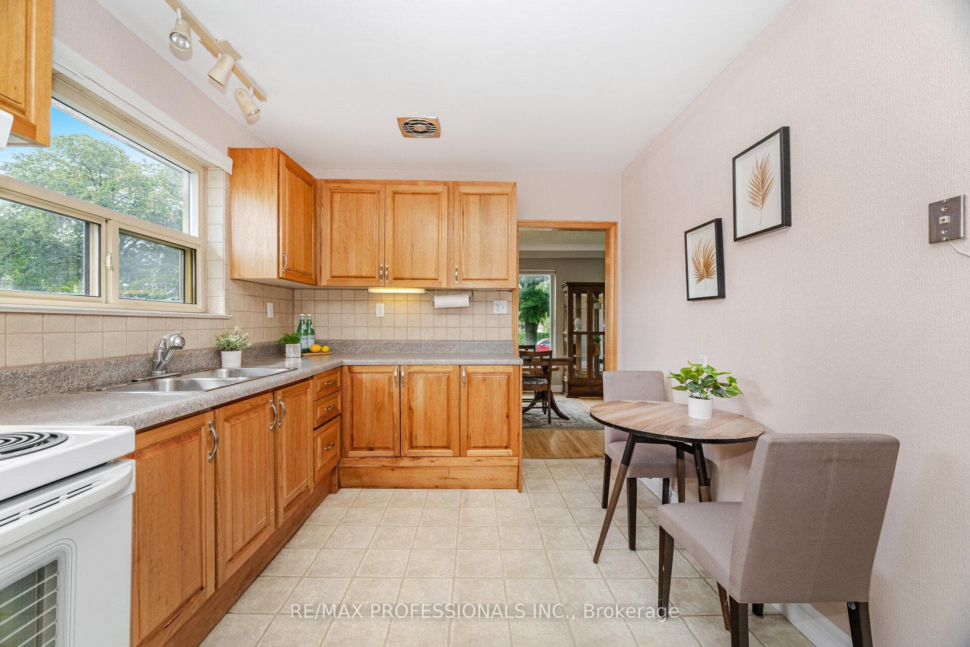 23 Cotman Crescent photo 11