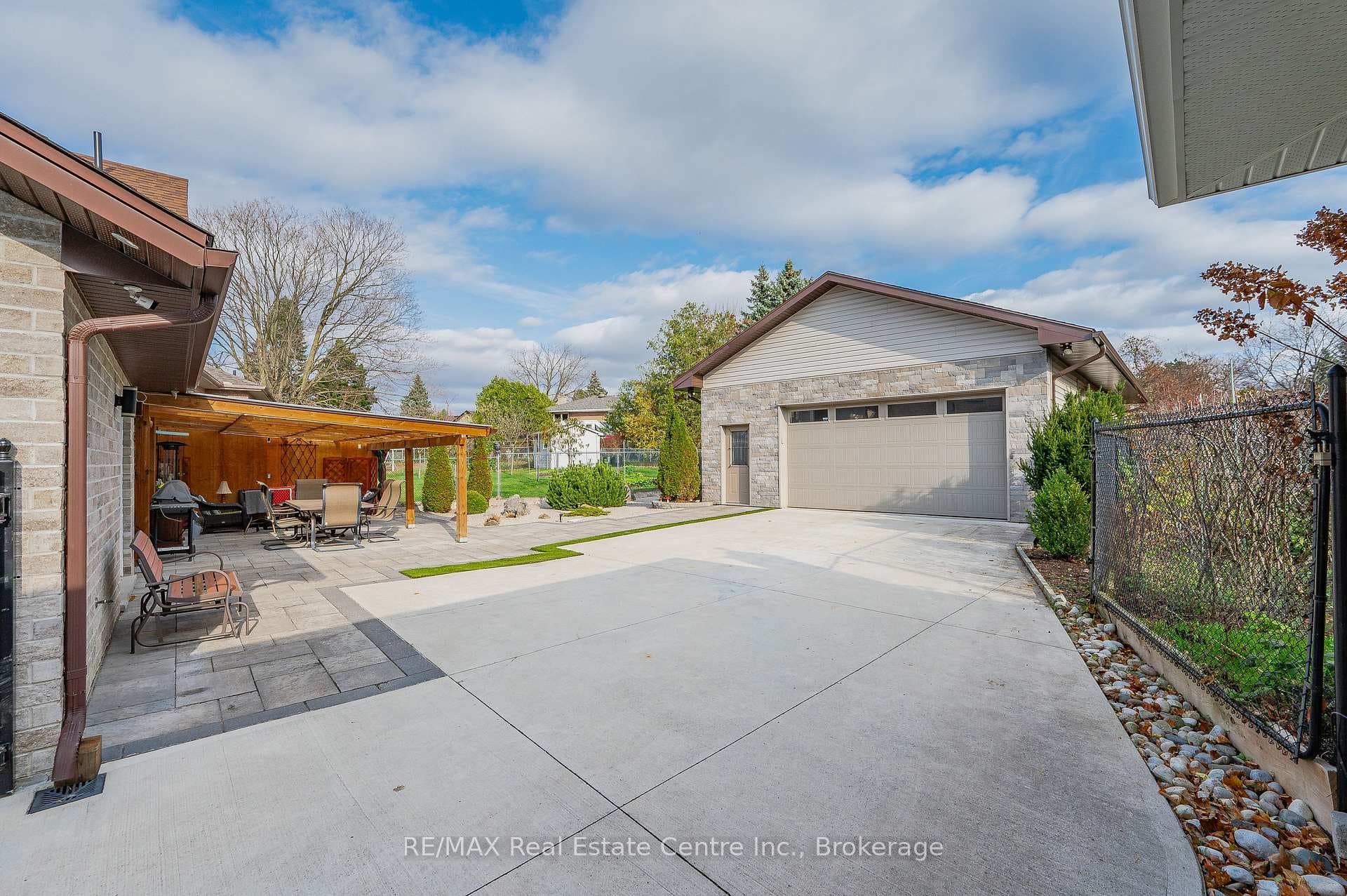 173 Carson Drive photo 4
