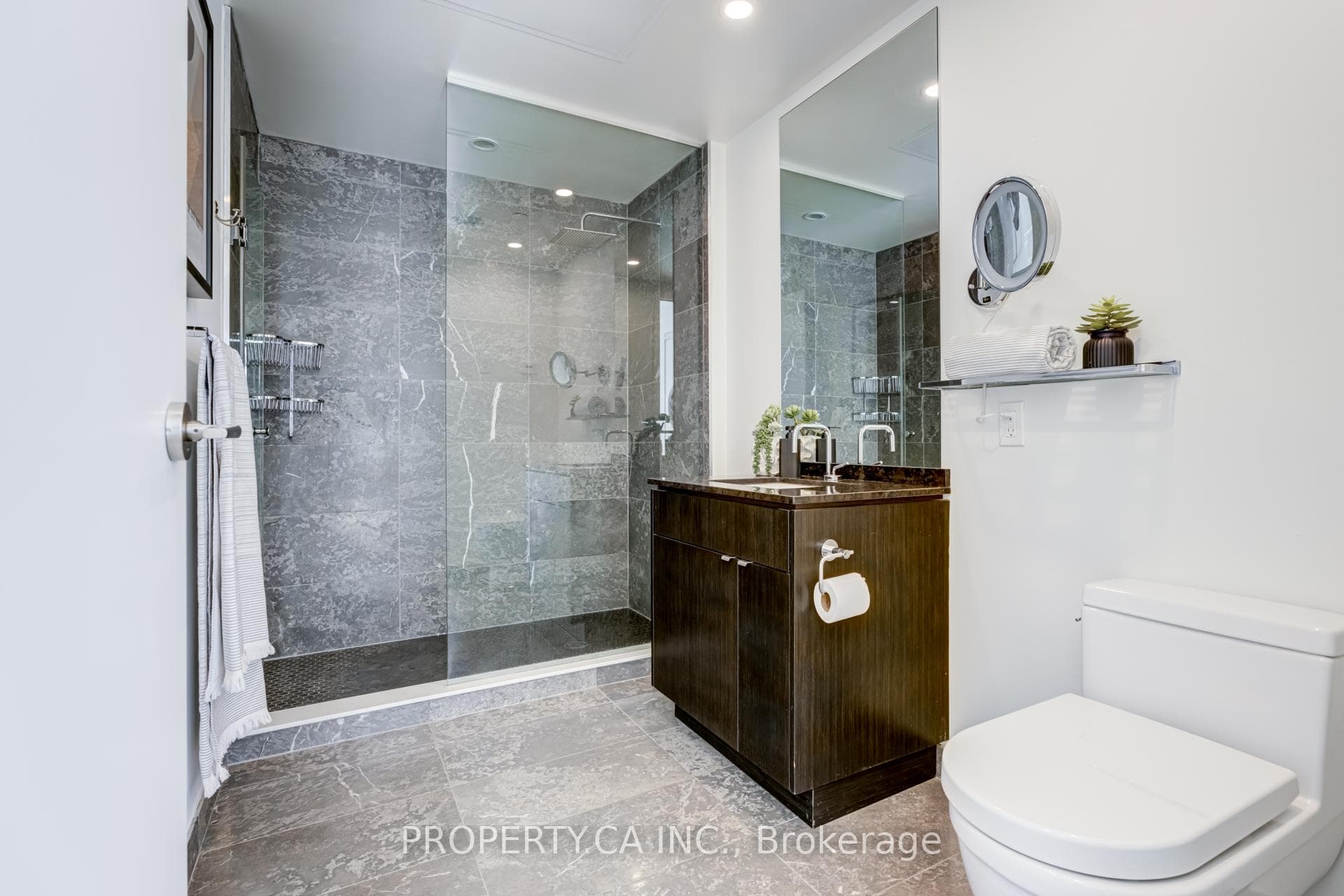 60 Colborne Street Unit 2403 photo 14