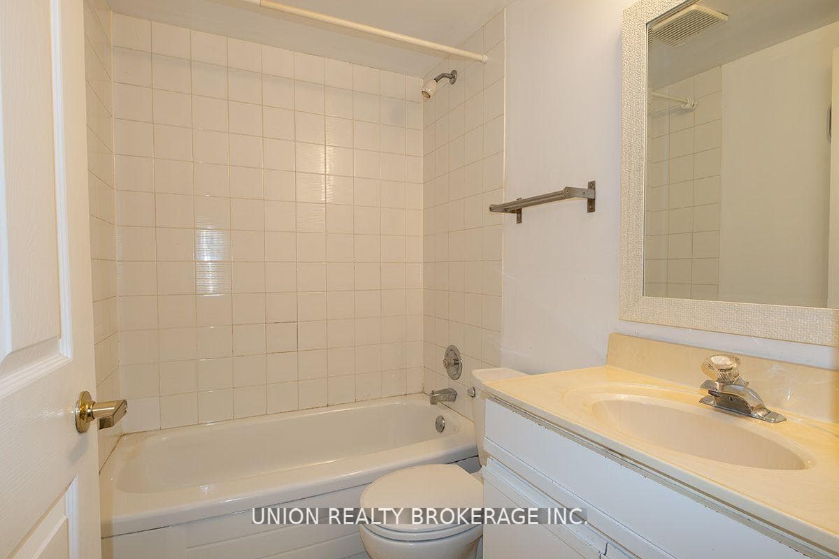 33 Balsam Avenue Unit B1 photo 6