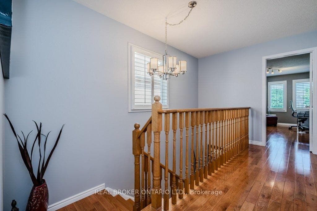 2101 Westmount Drive photo 28