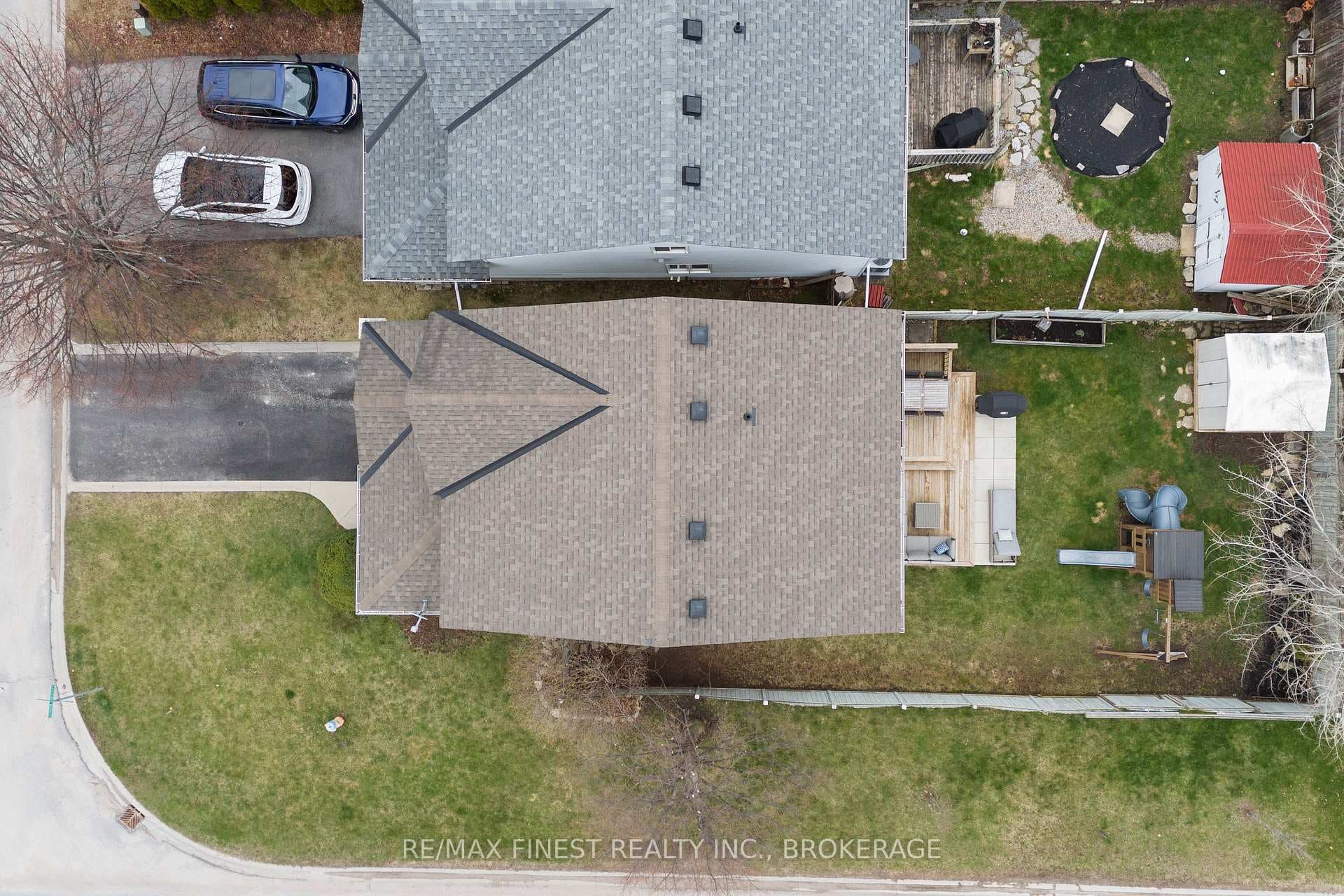 1042 Rainbow Crescent photo 40