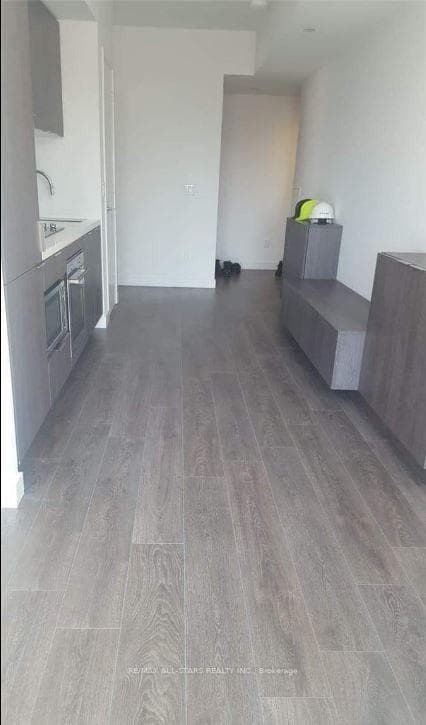 215 Queen Street Unit 502 photo 2