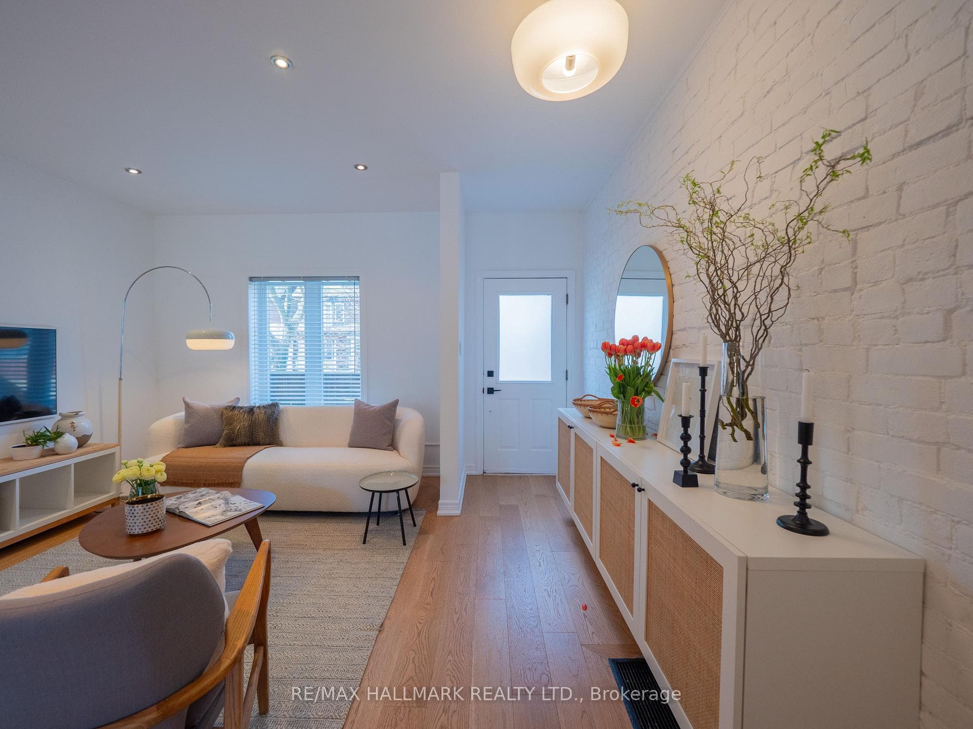 87 Empire Avenue photo 9