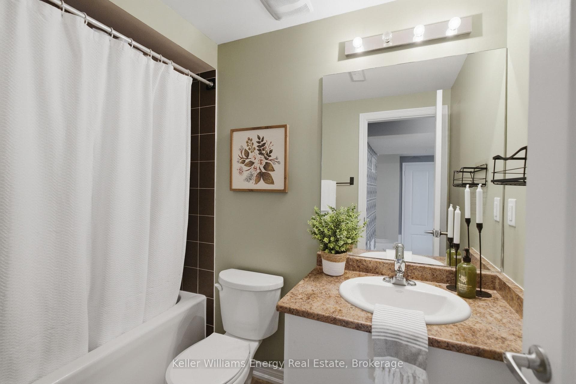 144 McDonald Crescent photo 46