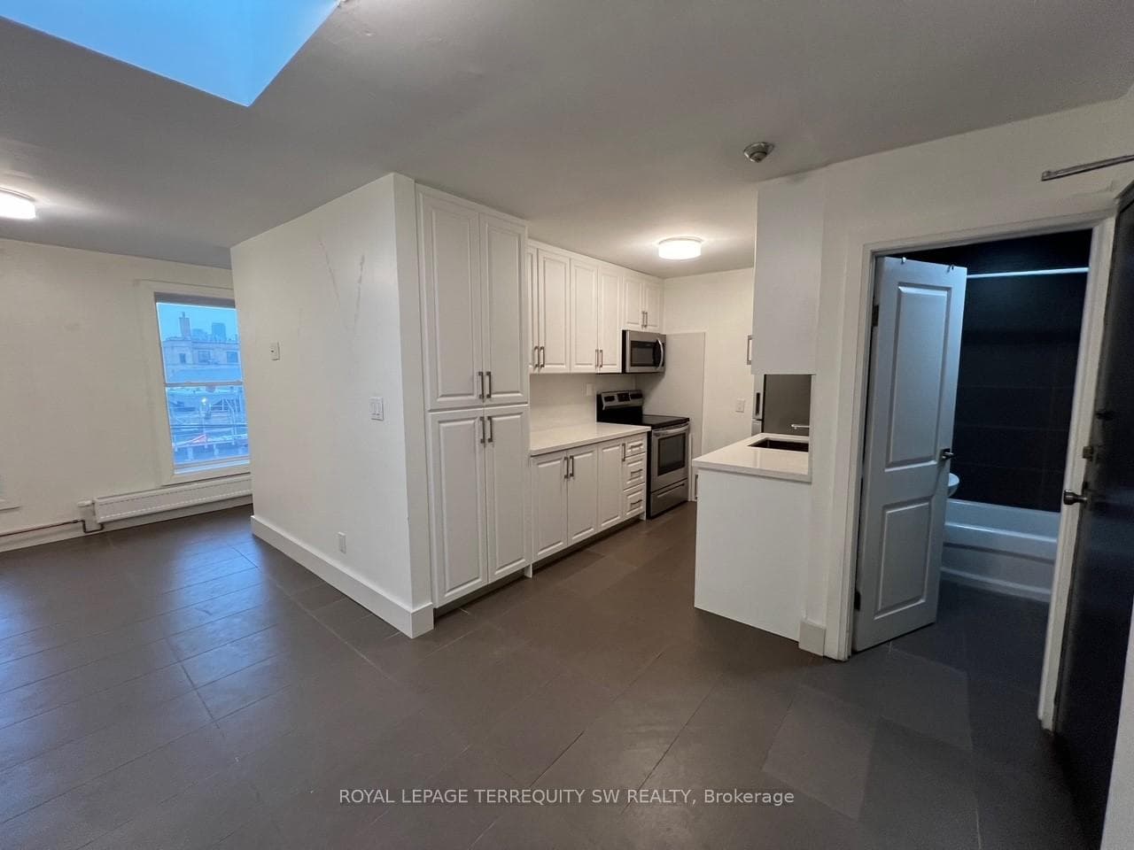 213 Queen Street Unit 6 photo 8