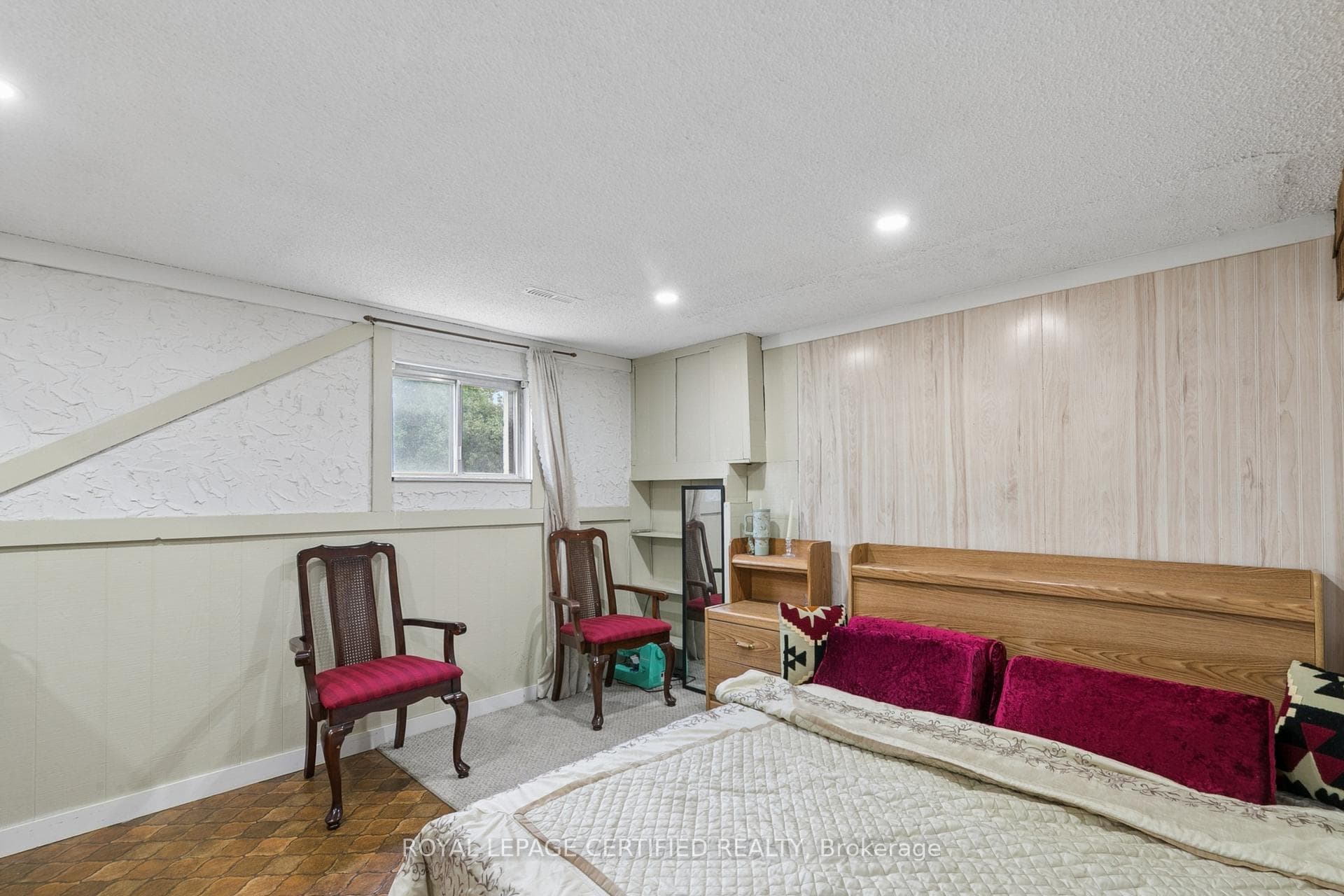 1121 Valentine Drive photo 25