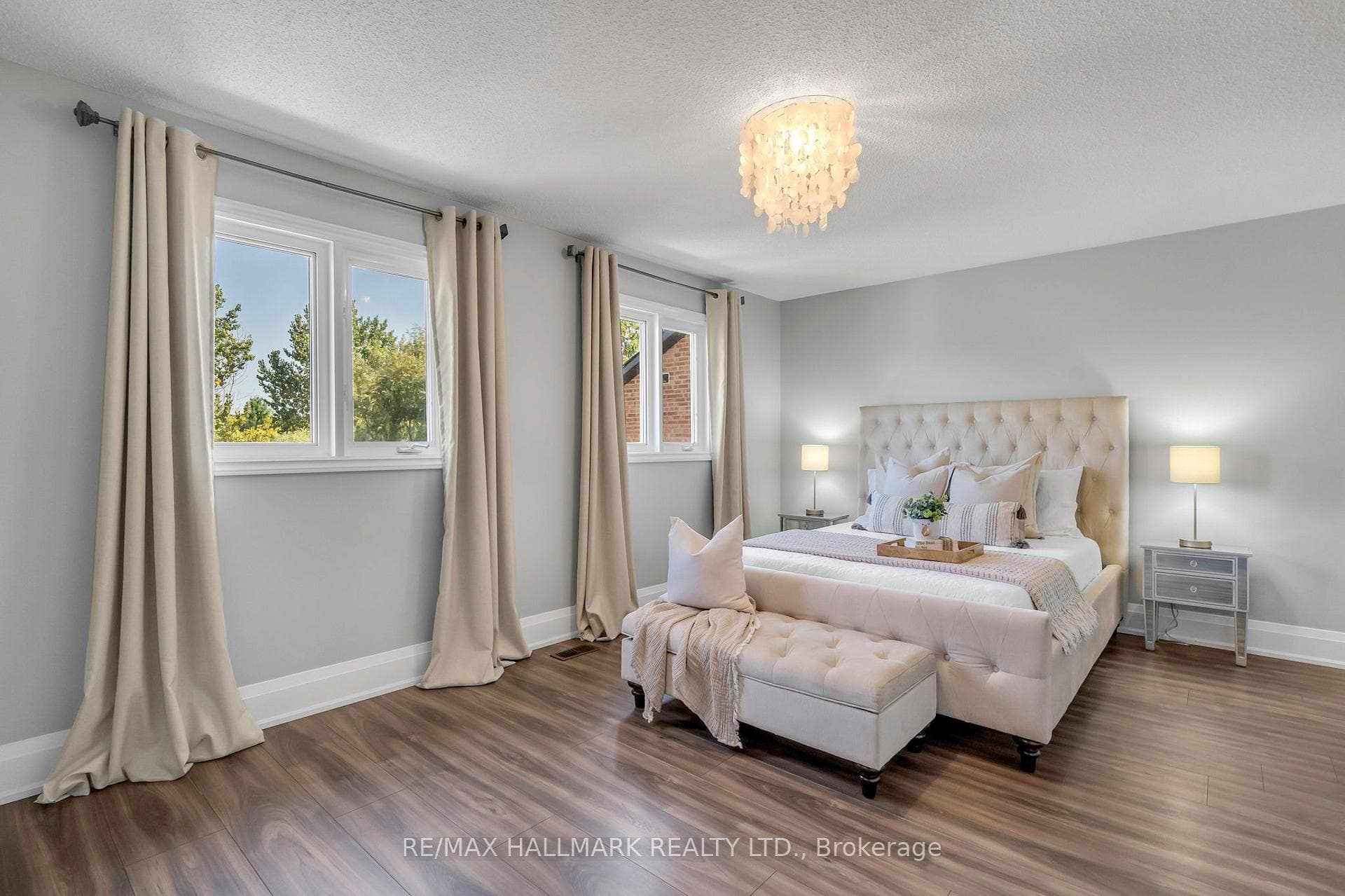 99 Belmont Crescent photo 21