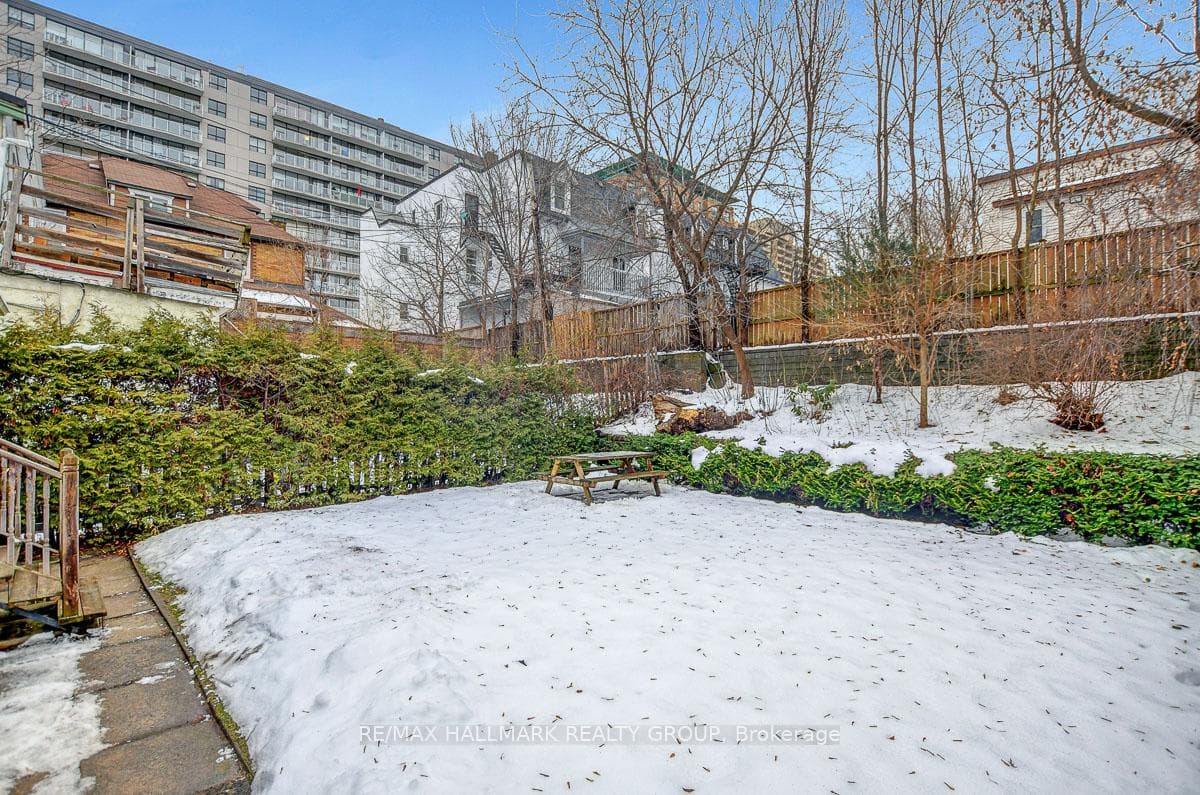 518 Clarence Street photo 24