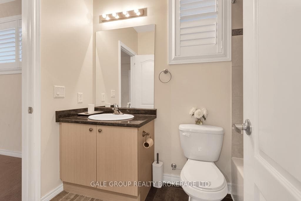 1024 Upper Thames Drive photo 26
