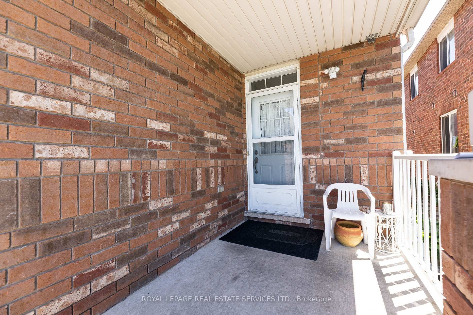 1256 Galesway Boulevard photo 5