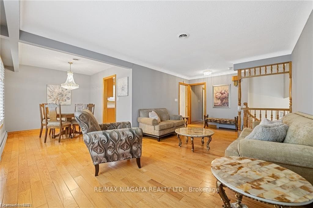 45 Meadowbrook Crescent photo 8