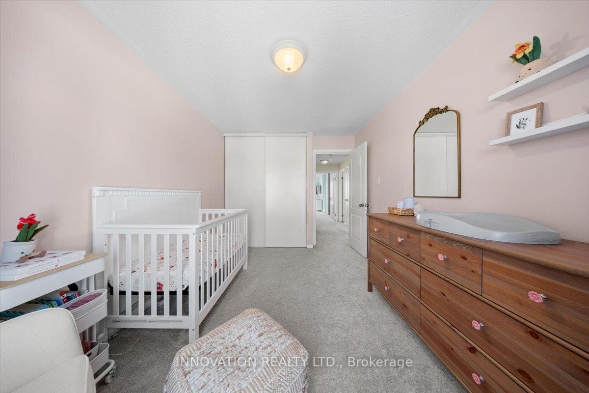 4 Sheppard's Glen Avenue photo 31